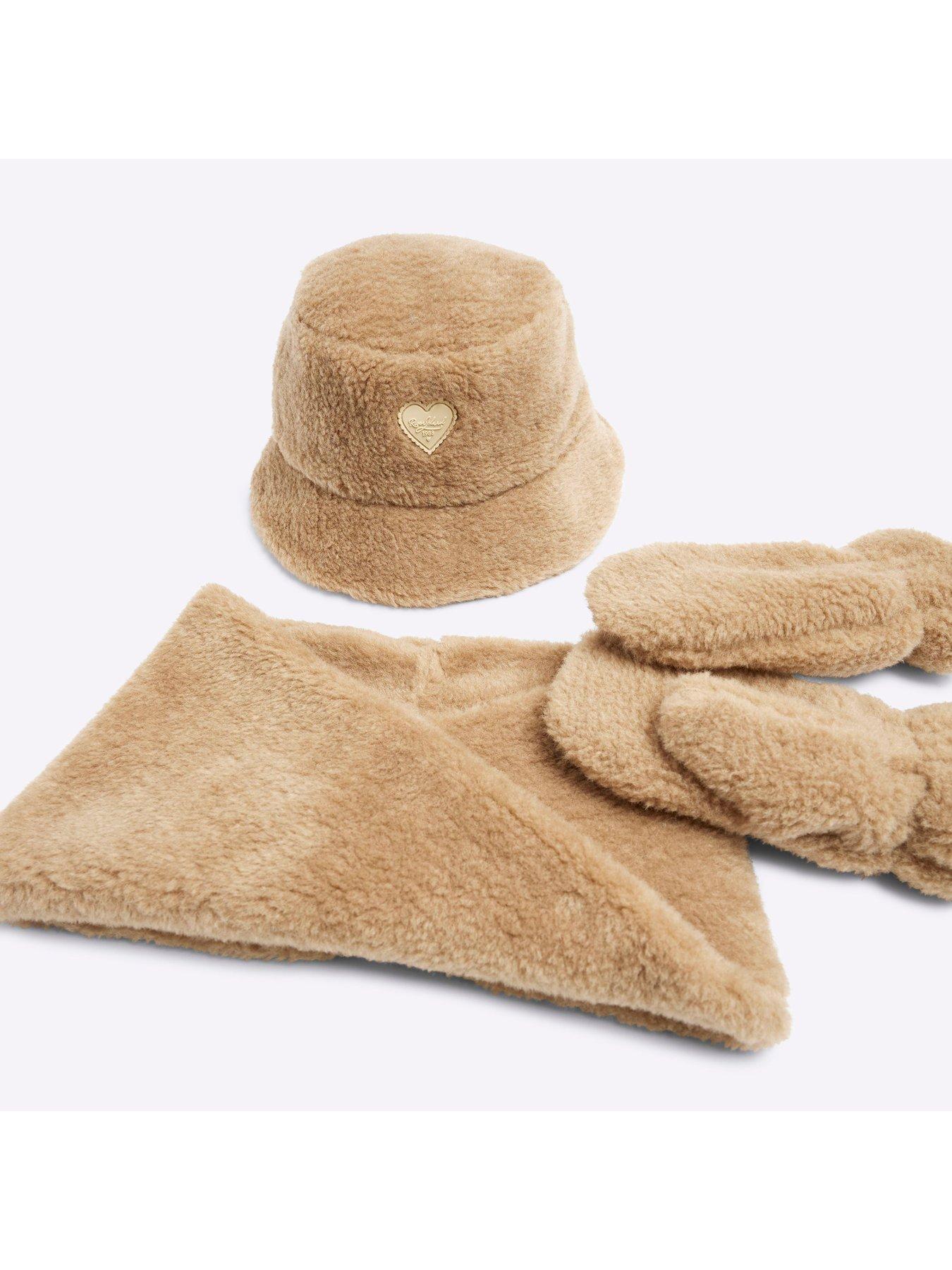 Image 2 of 3 of River Island Girls Borg Bucket Hat Bundle - Cream