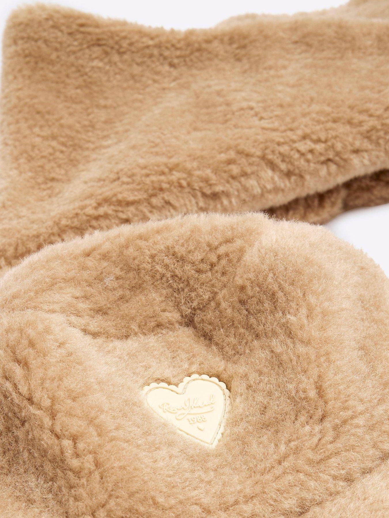 Image 3 of 3 of River Island Girls Borg Bucket Hat Bundle - Cream