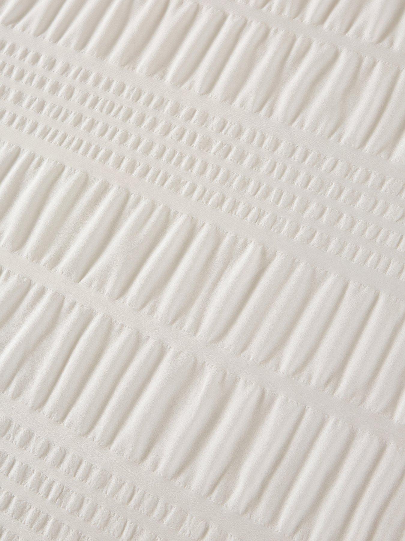 Image 4 of 5 of The Very Collection Athena Super Soft Seersucker Duvet Cover Set