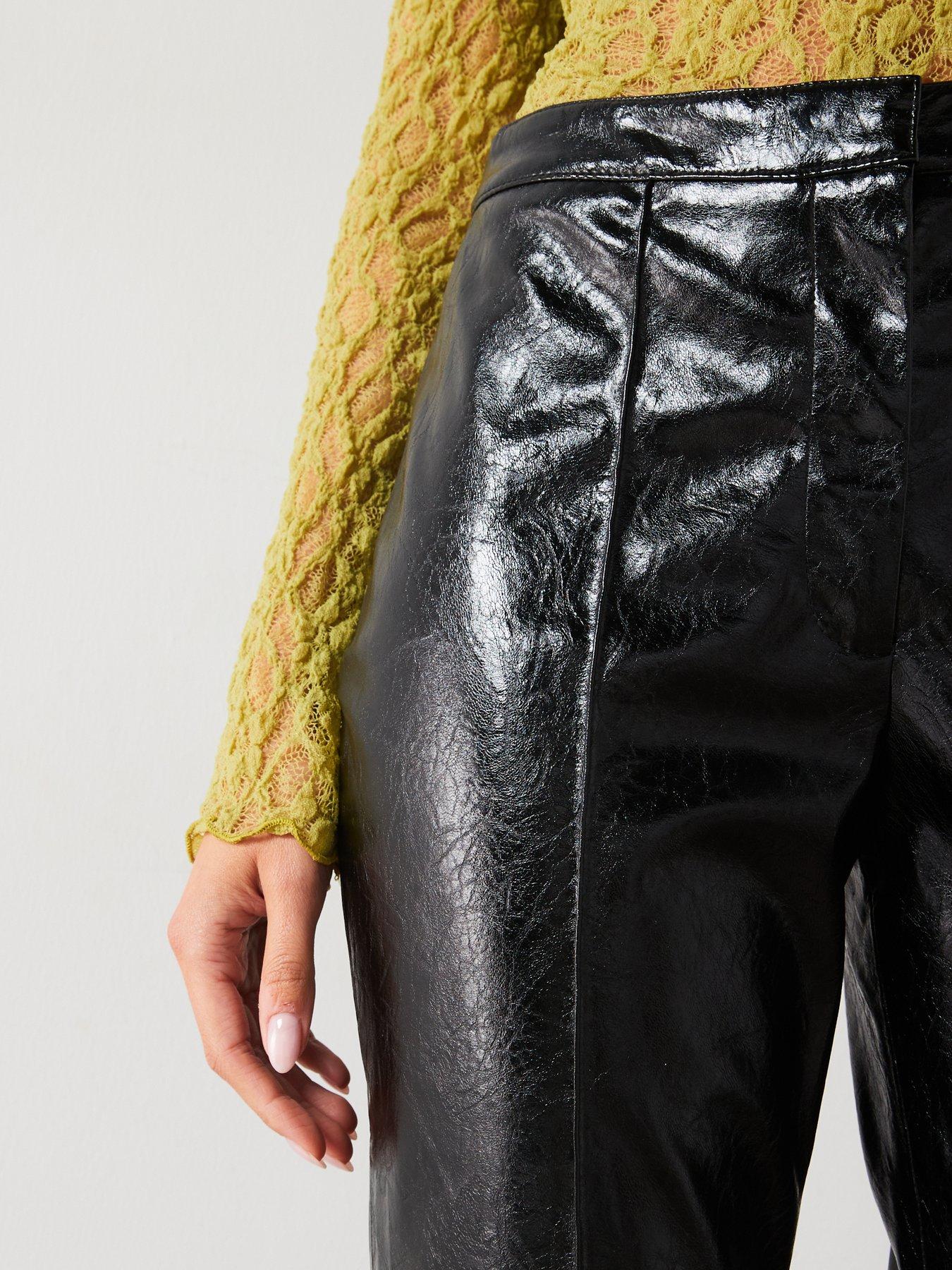 mango-leather-effect-trousers-blackdetail