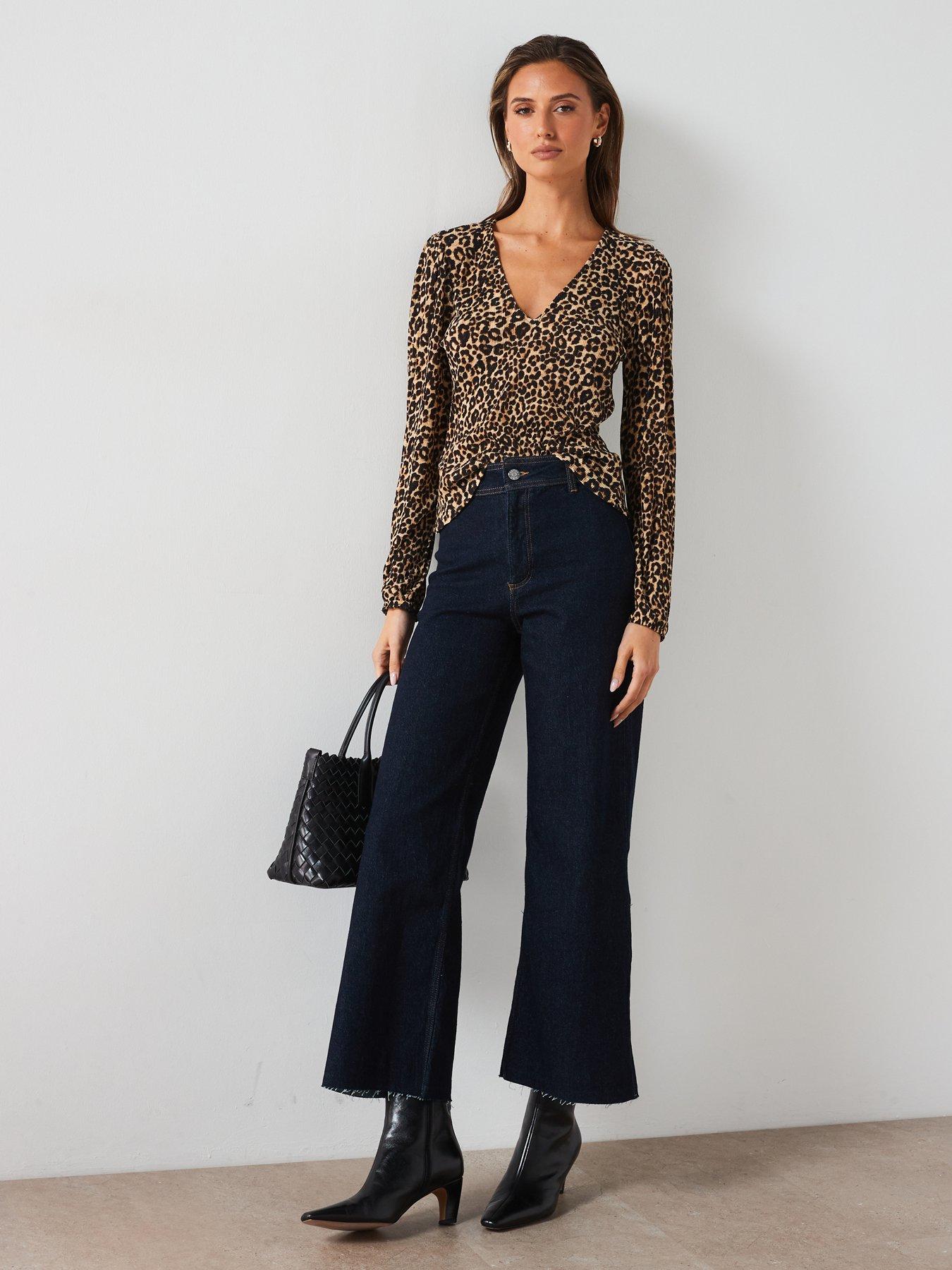 mango-leopard-print-v-neck-top-multiback