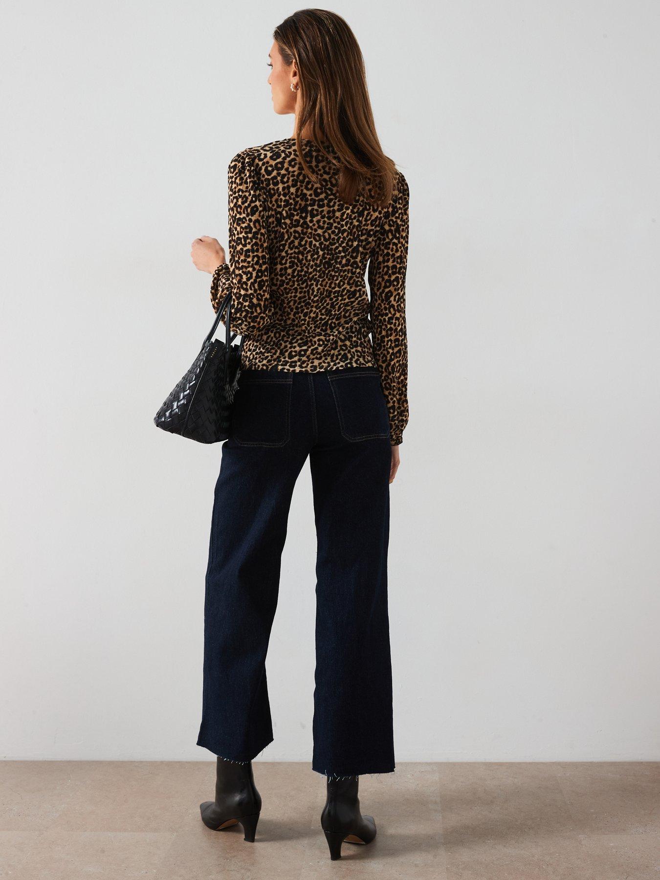 mango-leopard-print-v-neck-top-multidetail