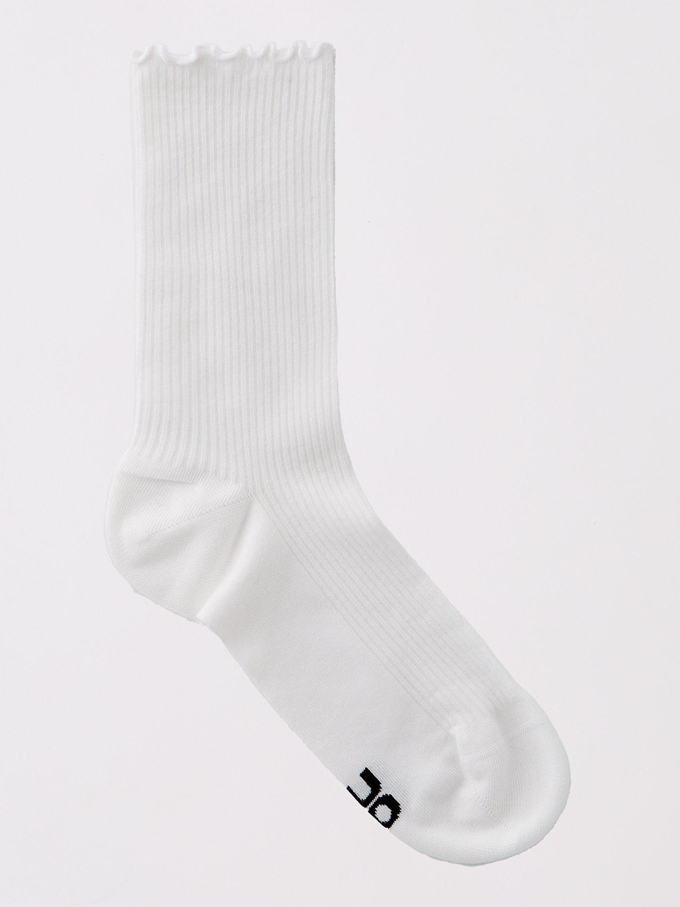 hugo-frilled-patch-logo-ankle-socks-whiteback