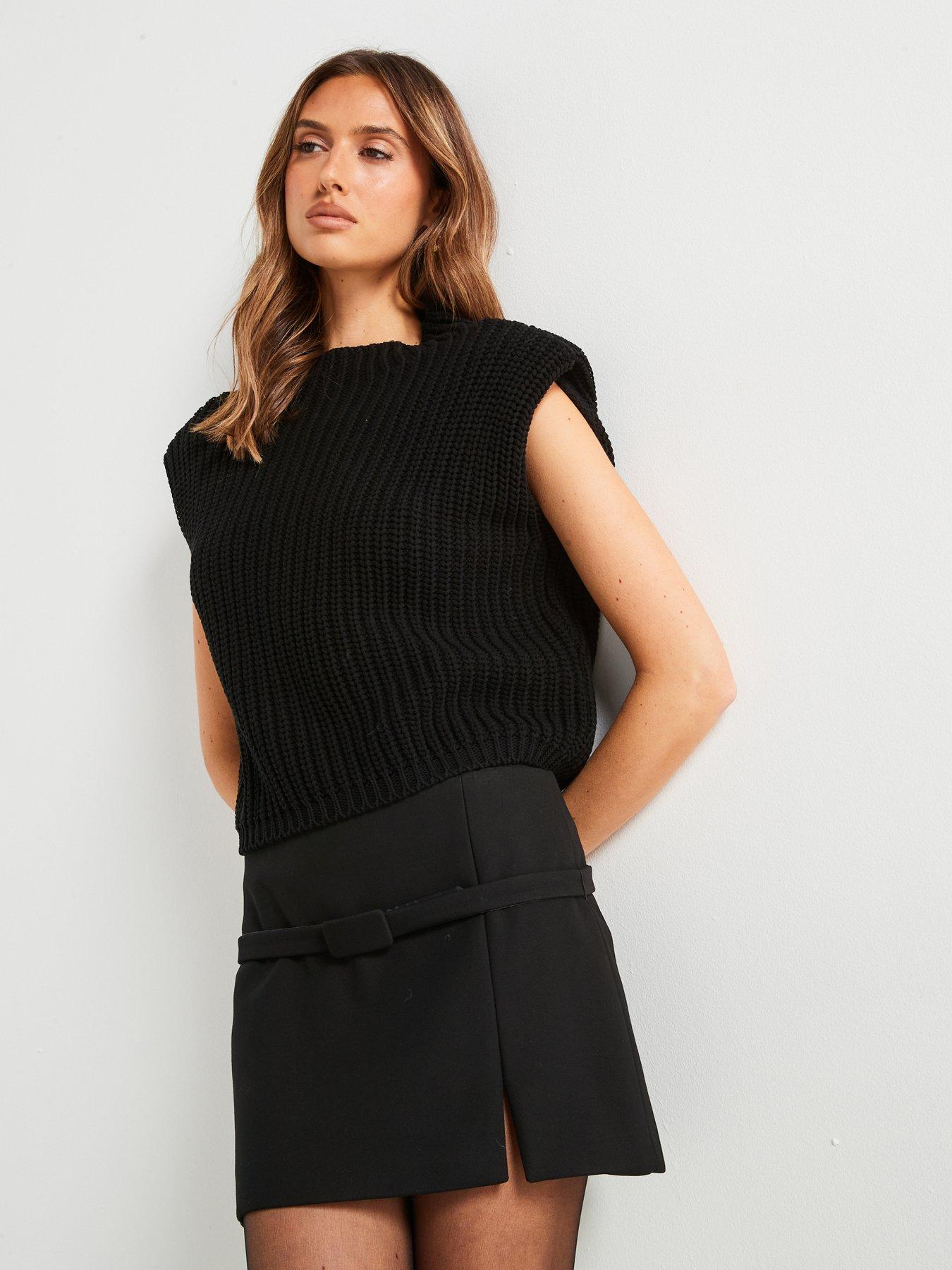 mango-belted-mini-skirt-with-slit-blackoutfit