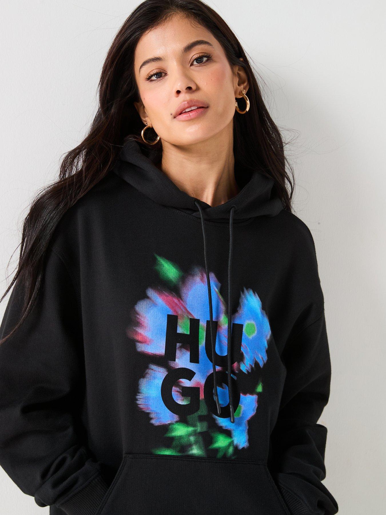 hugo-dejandra-graphic-logo-oversized-hoodie-blackoutfit