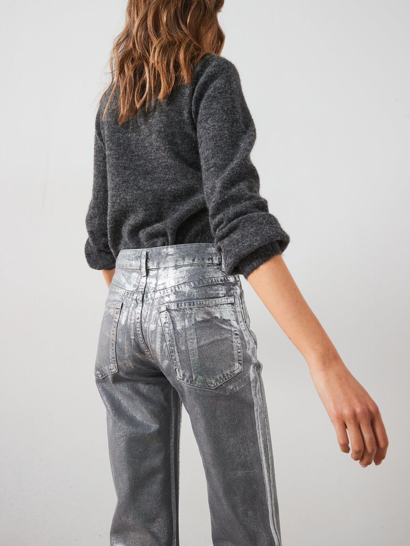 mango-metallic-coated-jeans-greyoutfit