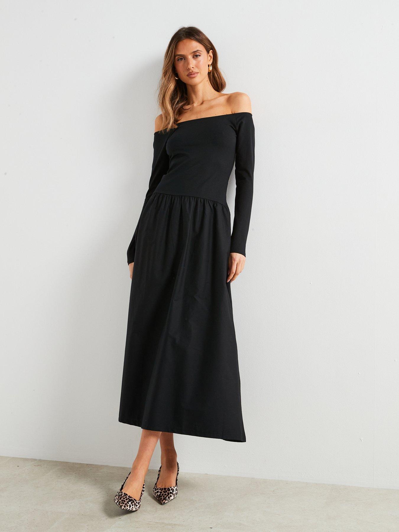 mango-flared-dress-with-ruffled-hem-blackoutfit