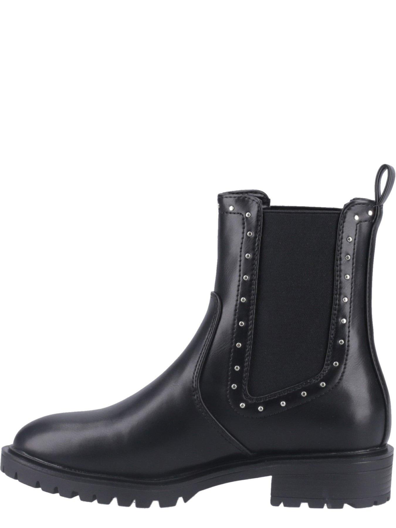 only-tina-studded-chelsea-boot-blackoutfit