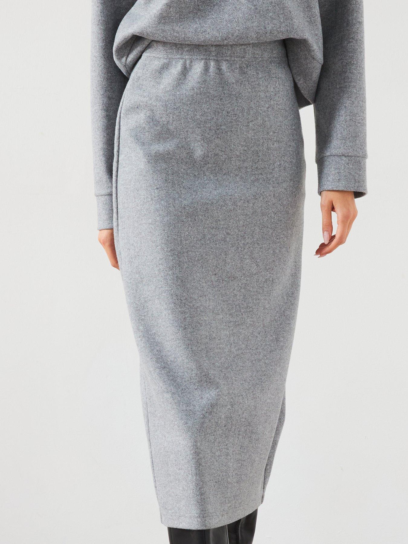 mango-co-ord-plush-skirt-greyoutfit