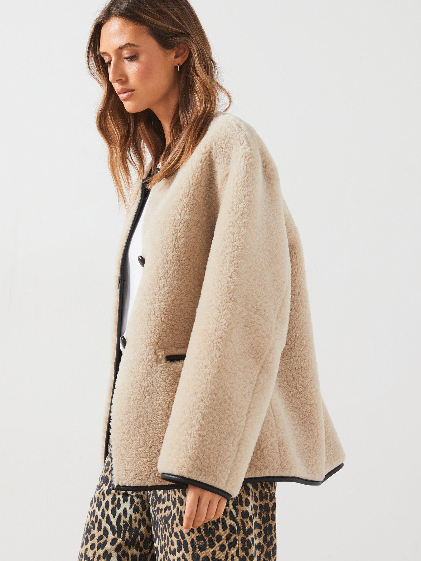 mango-fur-effect-coat-with-appliques-beigedetail