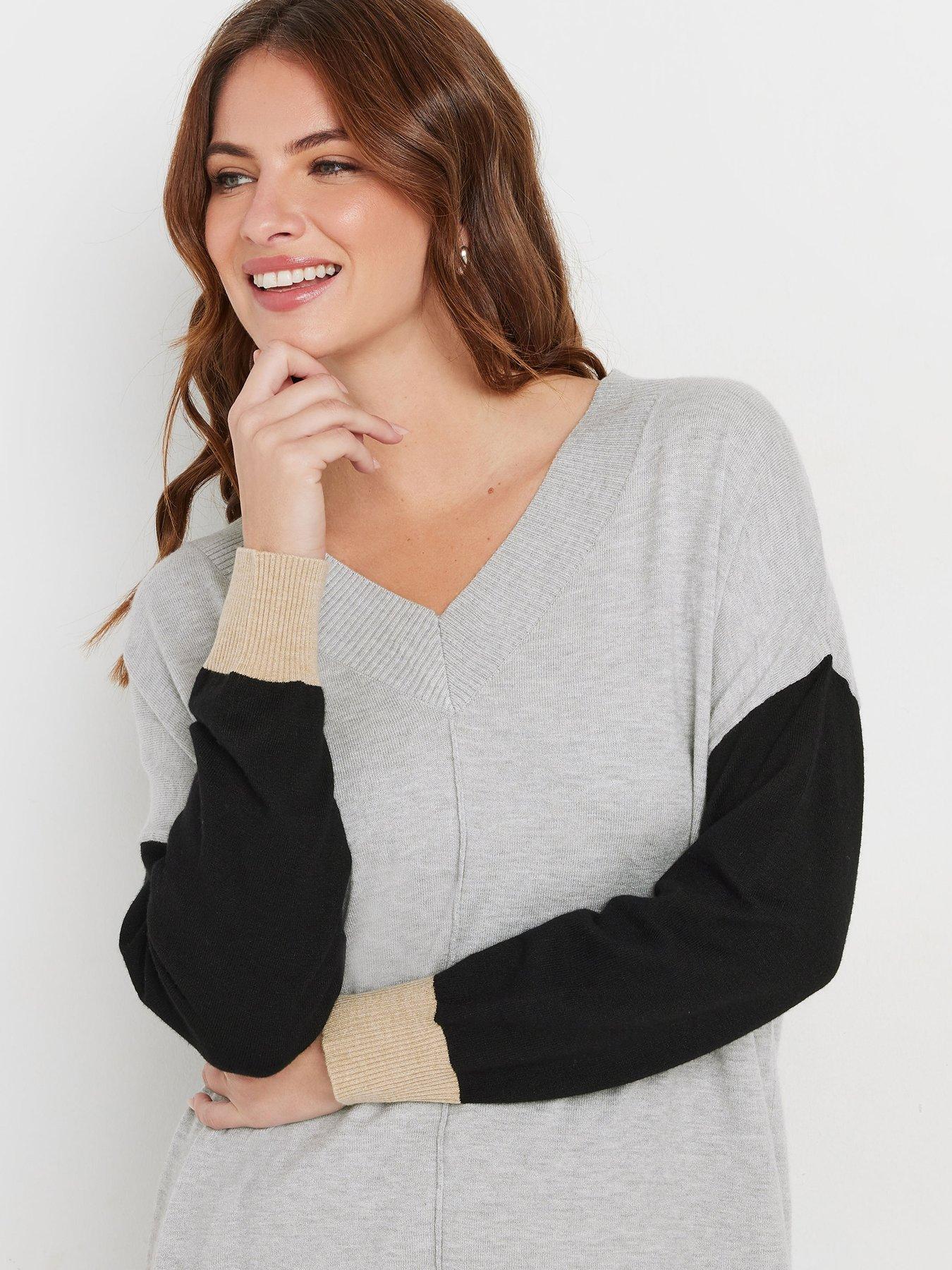 mco-colourblock-v-neck-jumper-greyoutfit