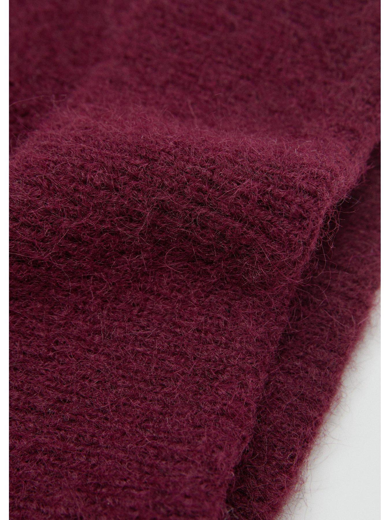 mango-burgundy-beanie-hatback