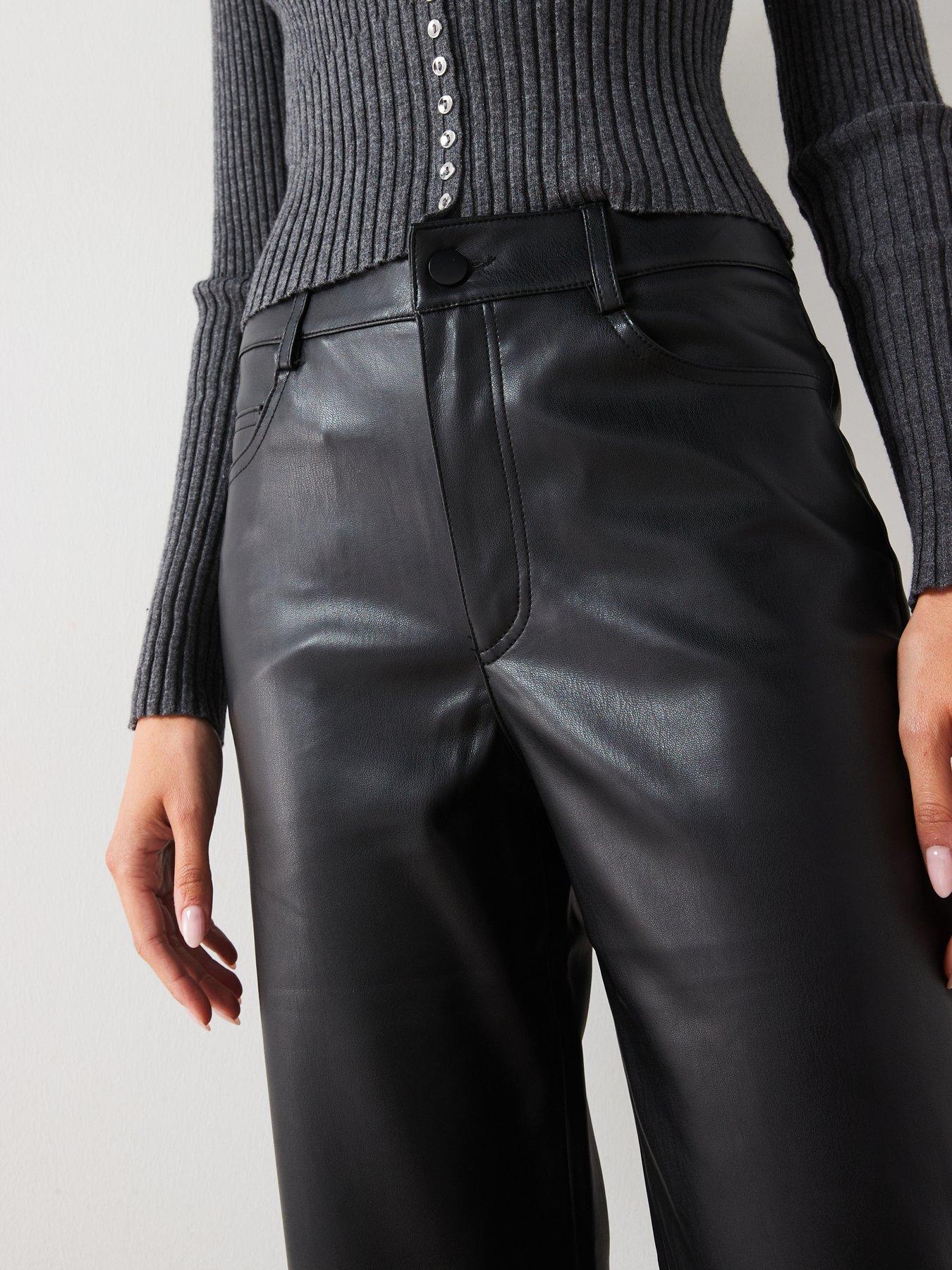 mango-leather-effect-straight-trousersoutfit