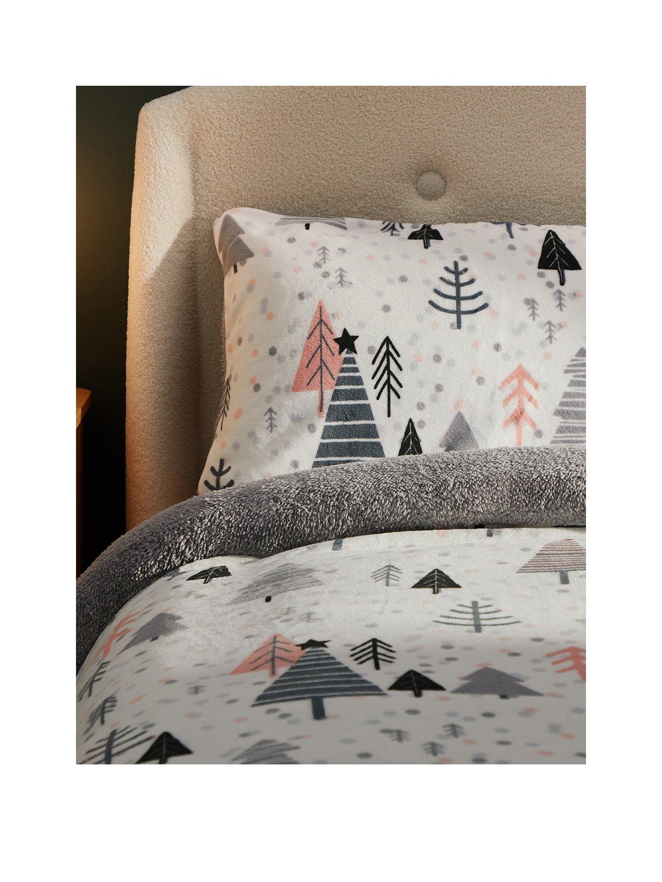 silentnight-winter-christmas-tree-cosy-fleece-duvet-cover-setstillFront