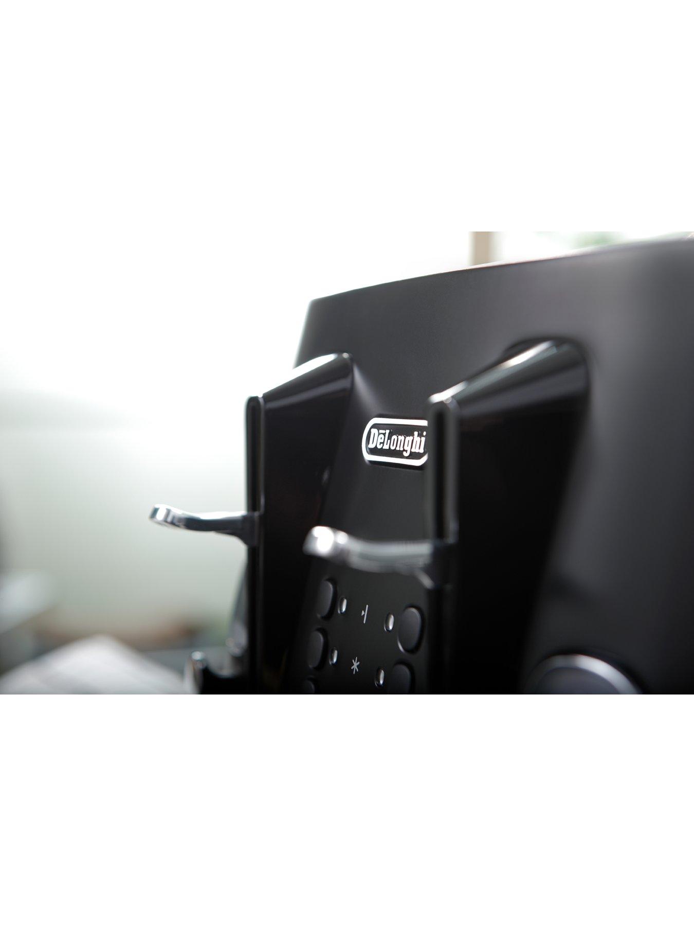 Image 3 of 6 of DeLonghi Distinta X Black&nbsp;4-Slice Toaster