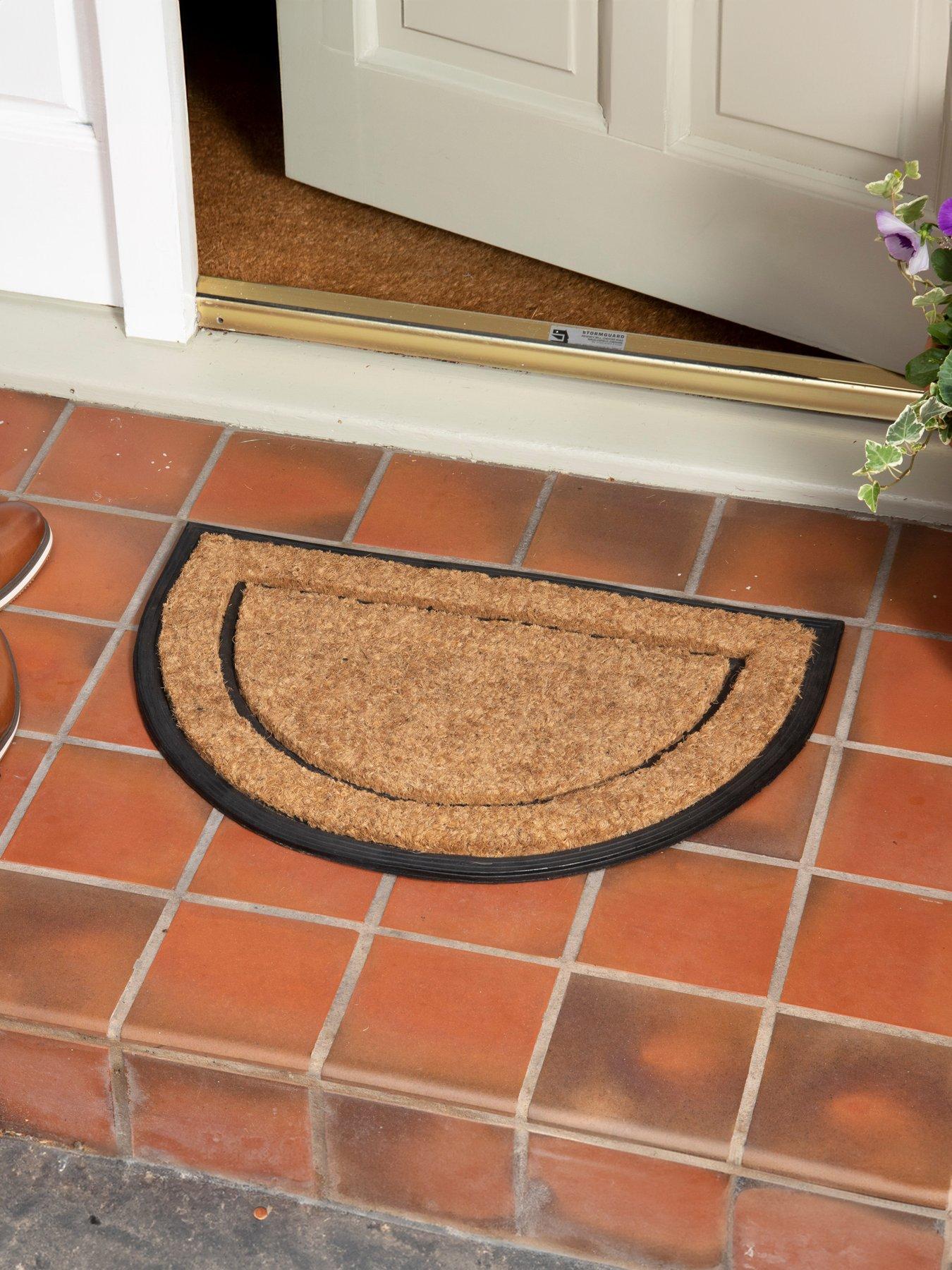 esselle-chadderton-border-natural-rubber-coir-brush-40x60cm-half-matfront