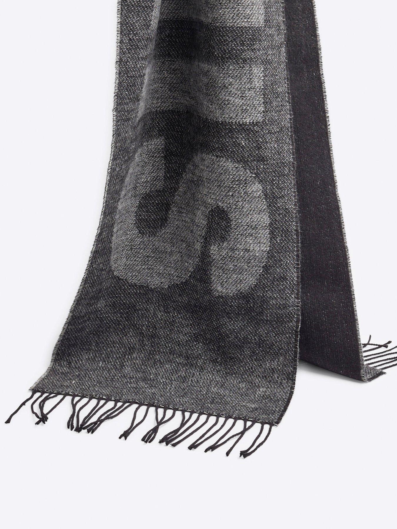 river-island-luminis-scarf-blackoutfit