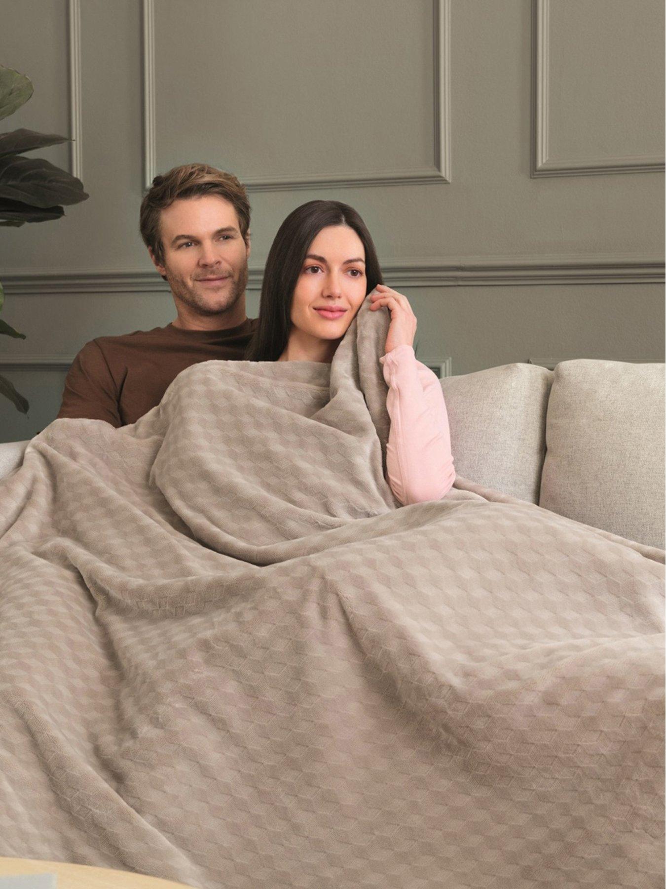 dreamland-indulgent-days-xl-warming-throw--light-greyback