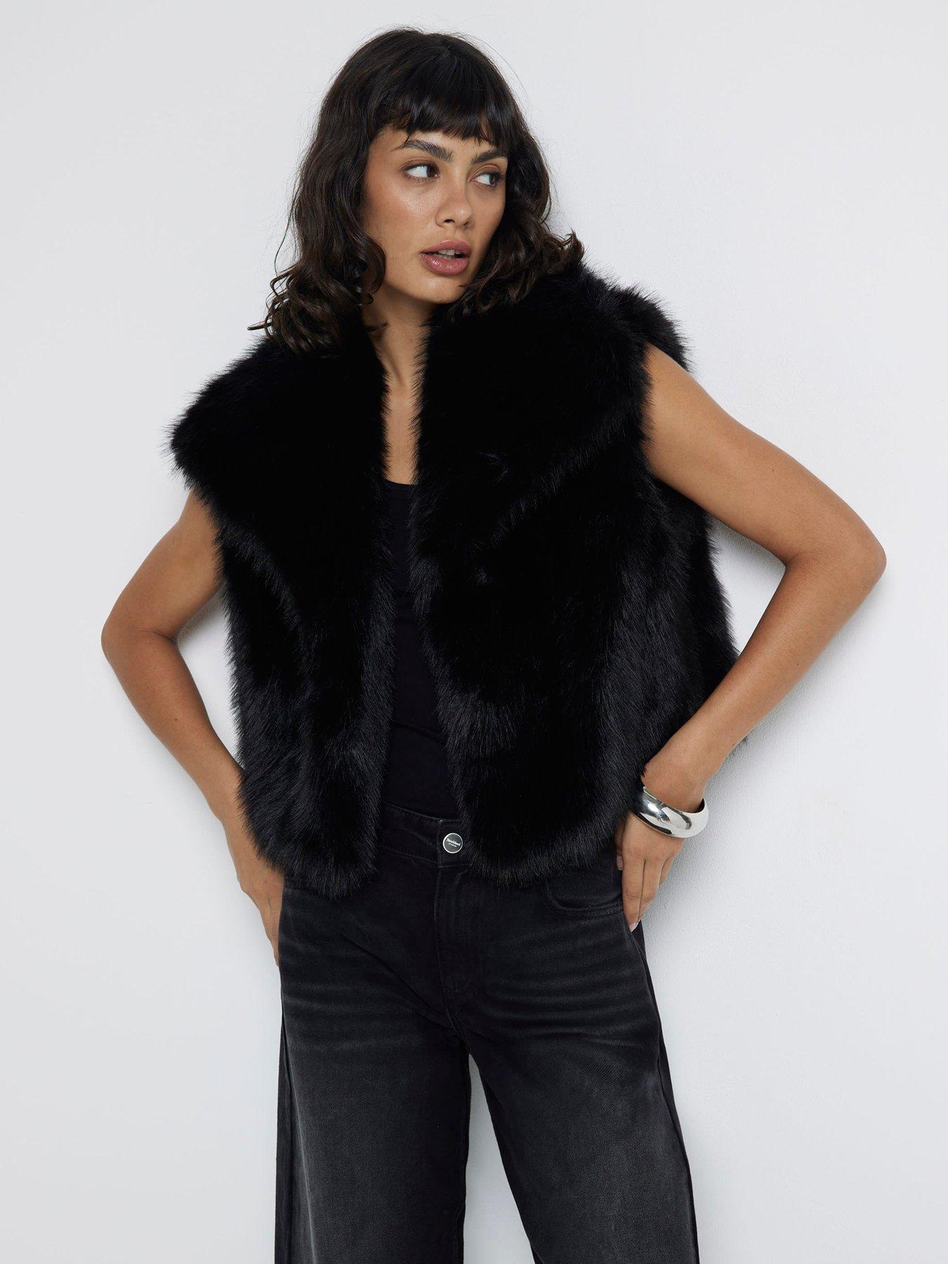 river-island-short-faux-fur-gilet-black