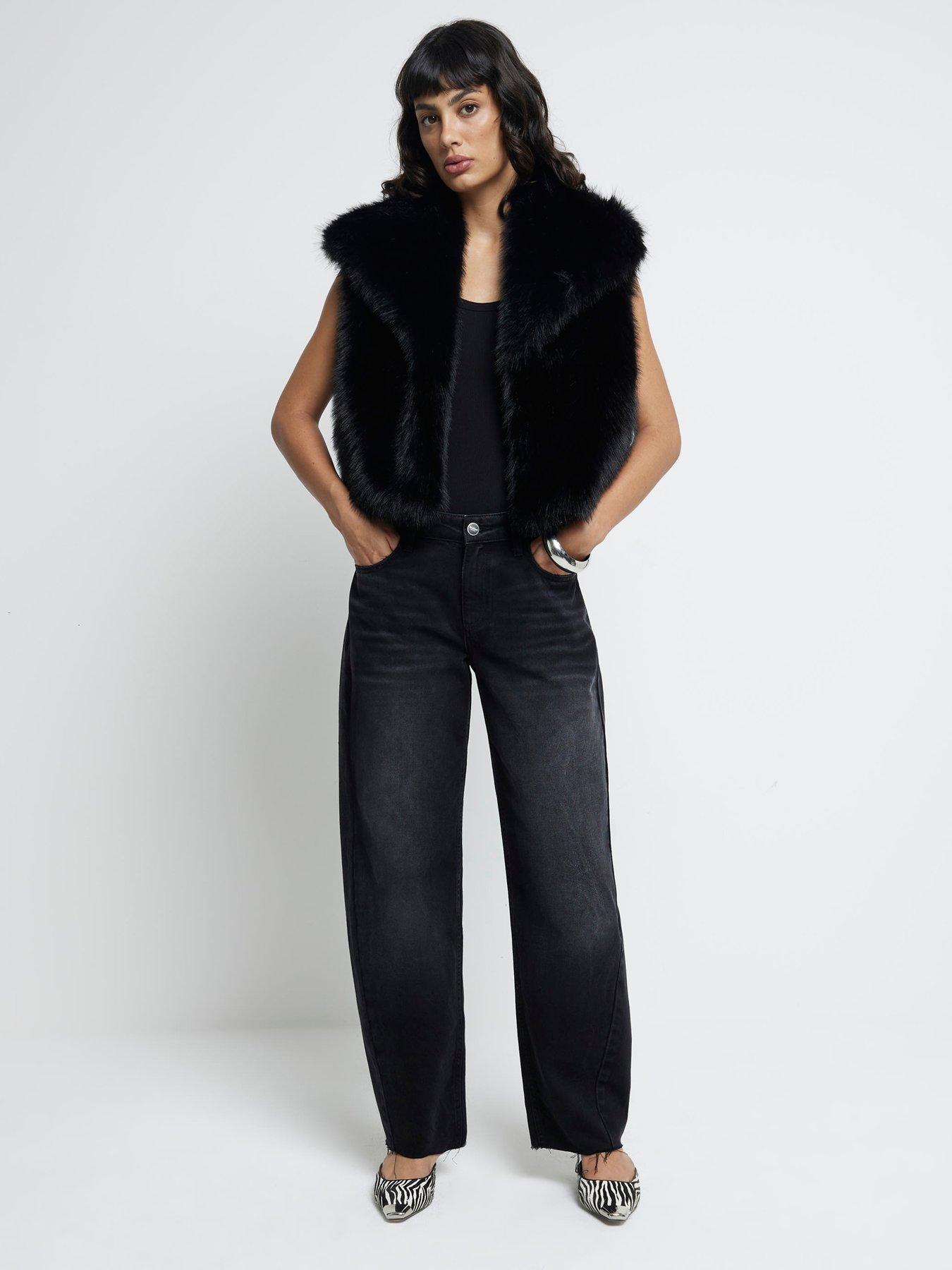 river-island-short-faux-fur-gilet-blackback