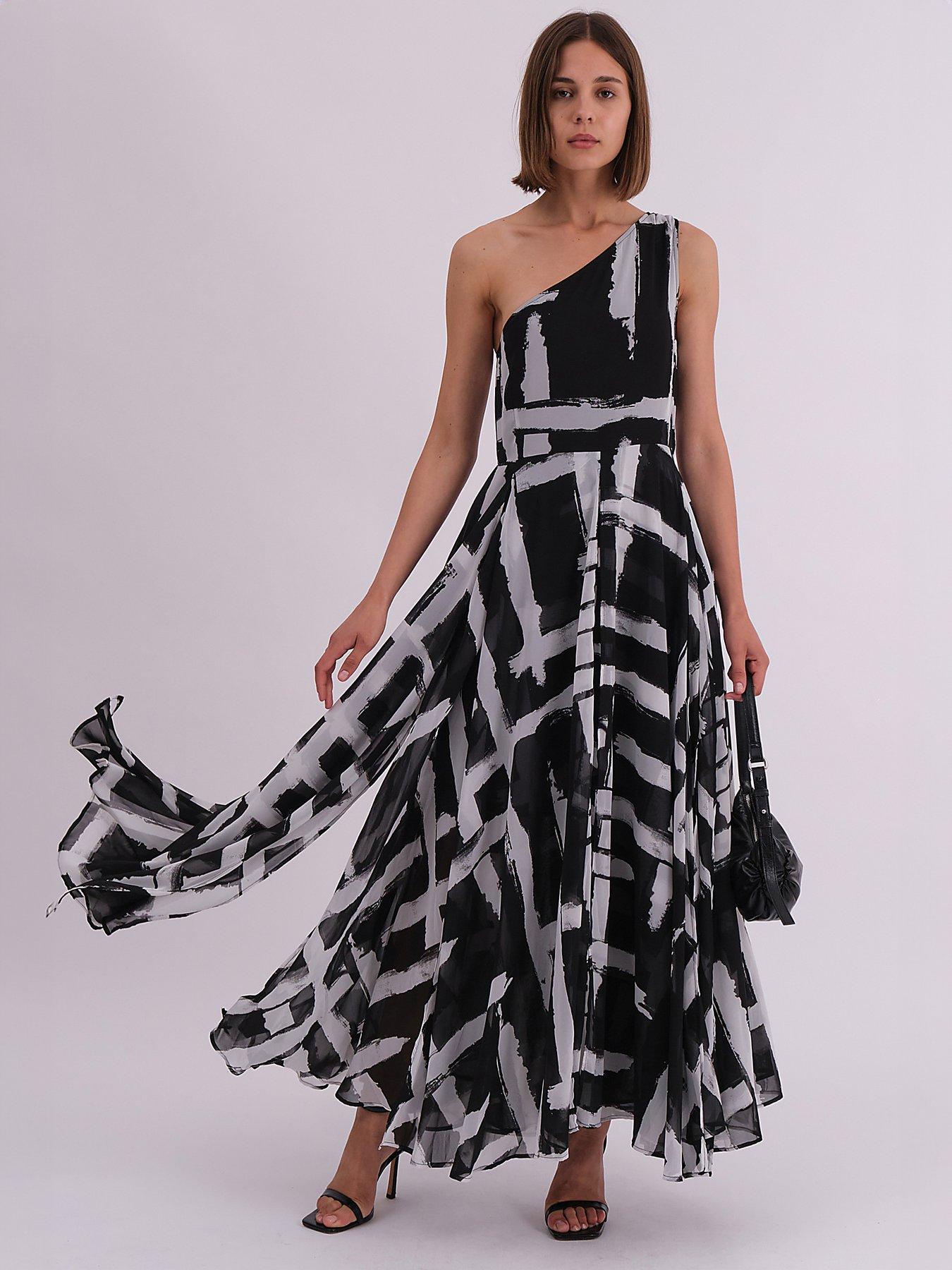 Image 3 of 5 of Religion Knitted Abstract Bandeau Maxi Dress - Black