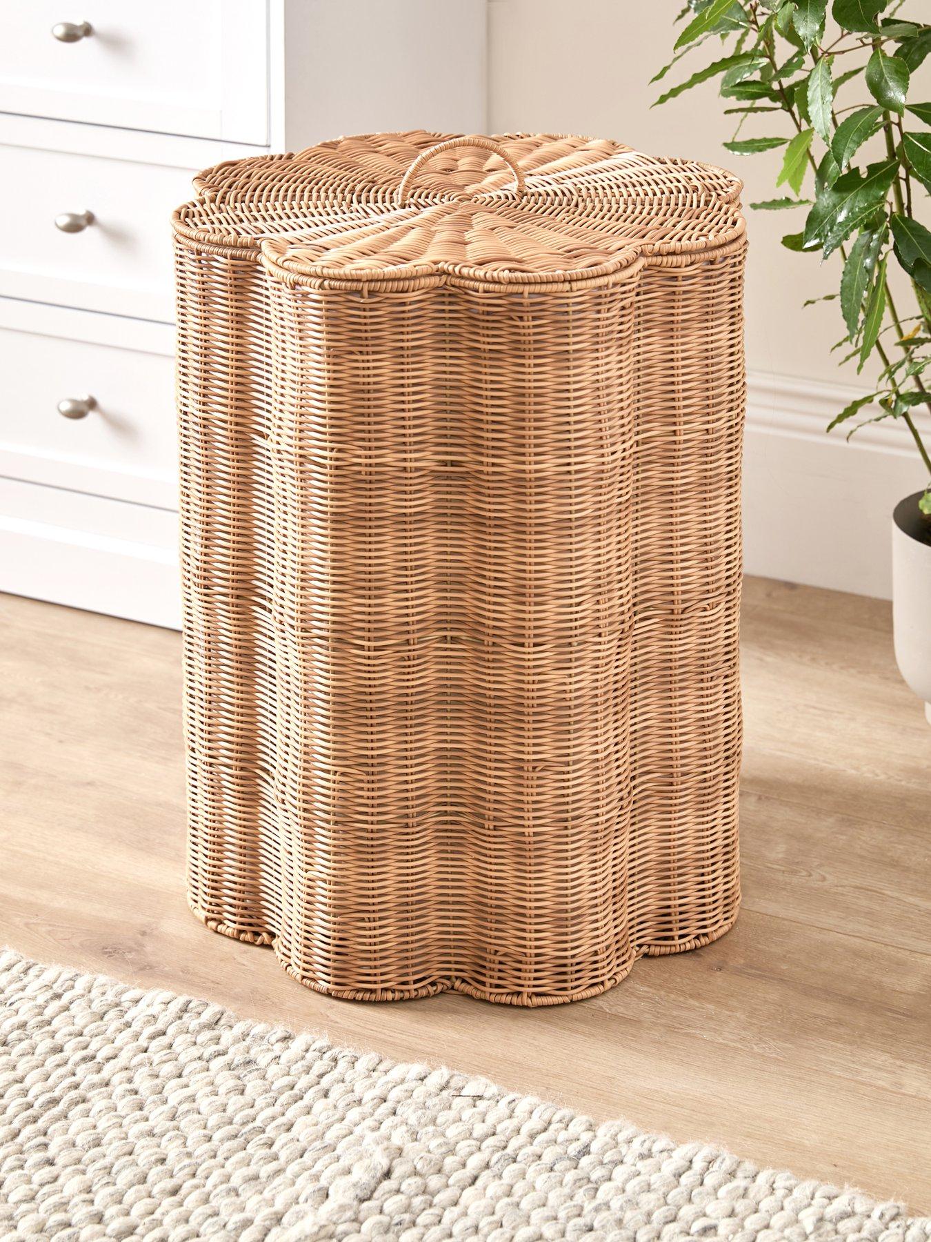 Very Home Scalloped Laundry Basket