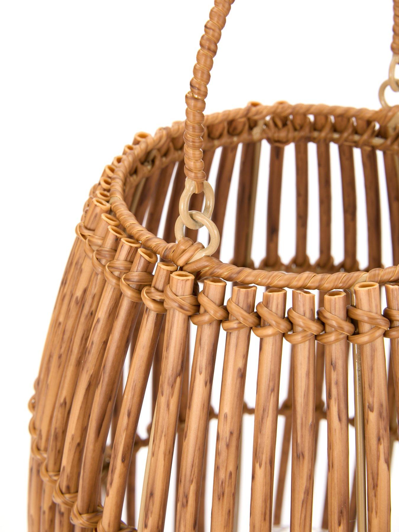 very-home-lantern-medium-with-handledetail