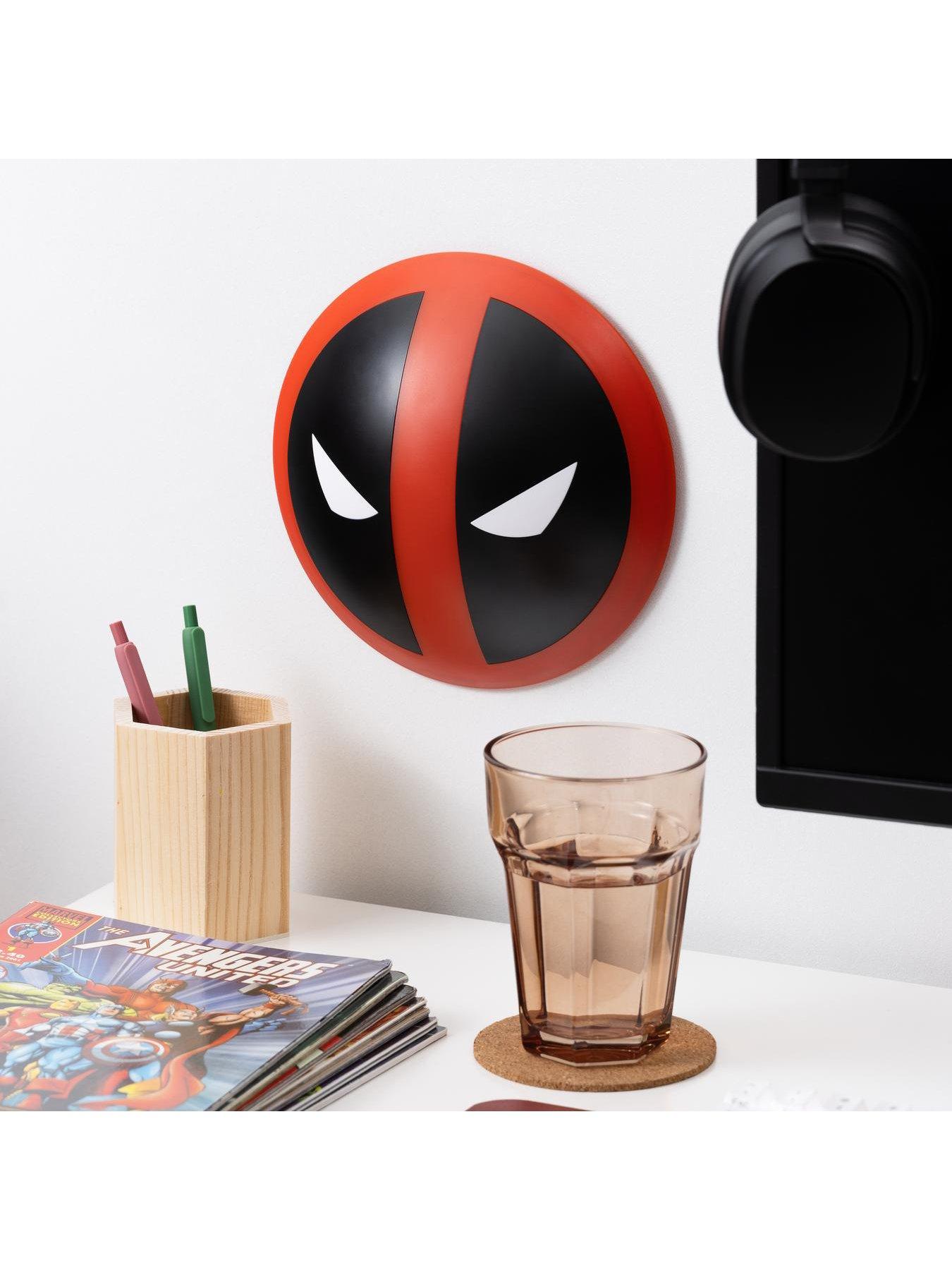 deadpool-deadpool-logo-lightback