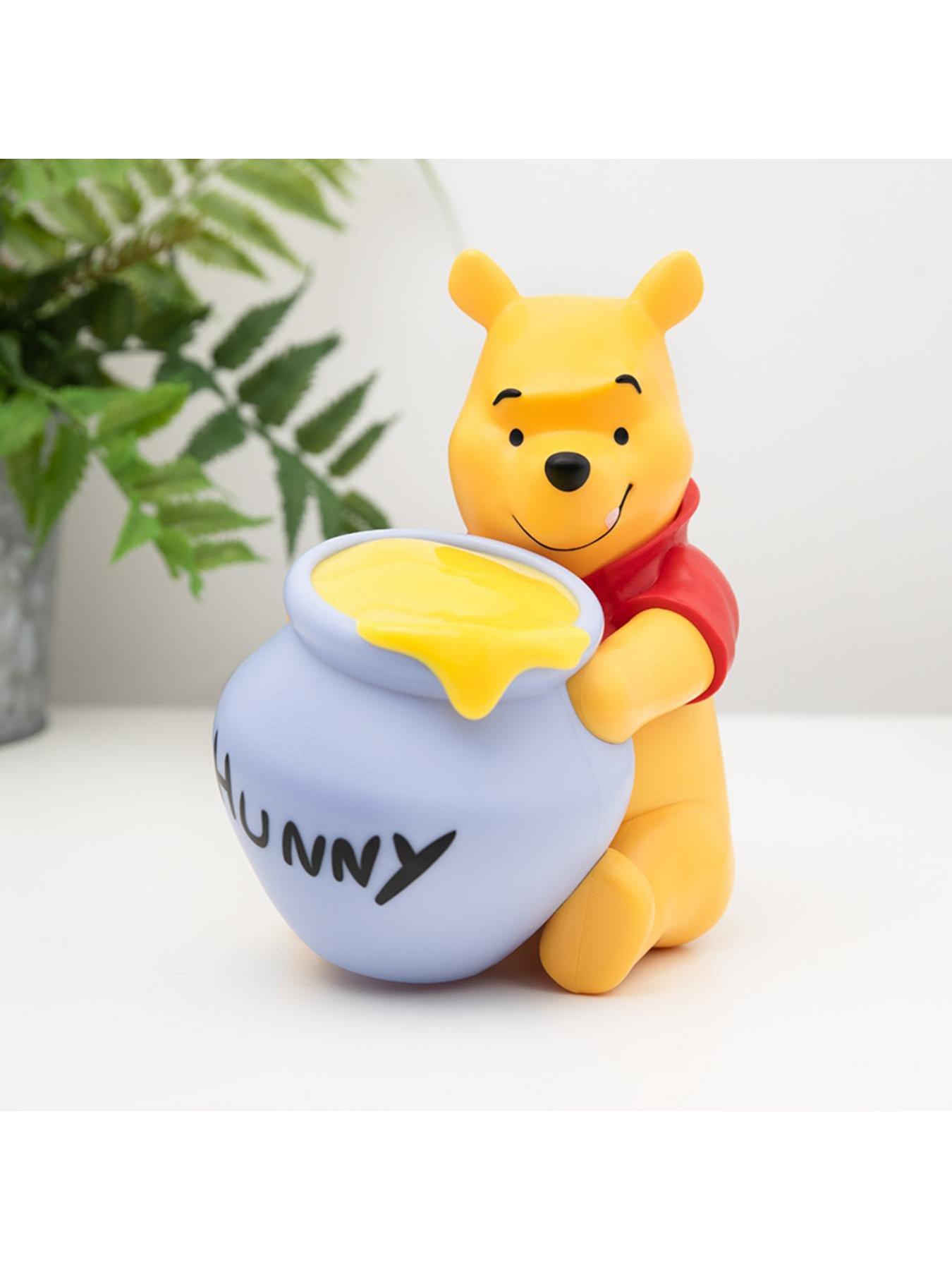 winnie-the-pooh-winnie-the-pooh-lightstillFront