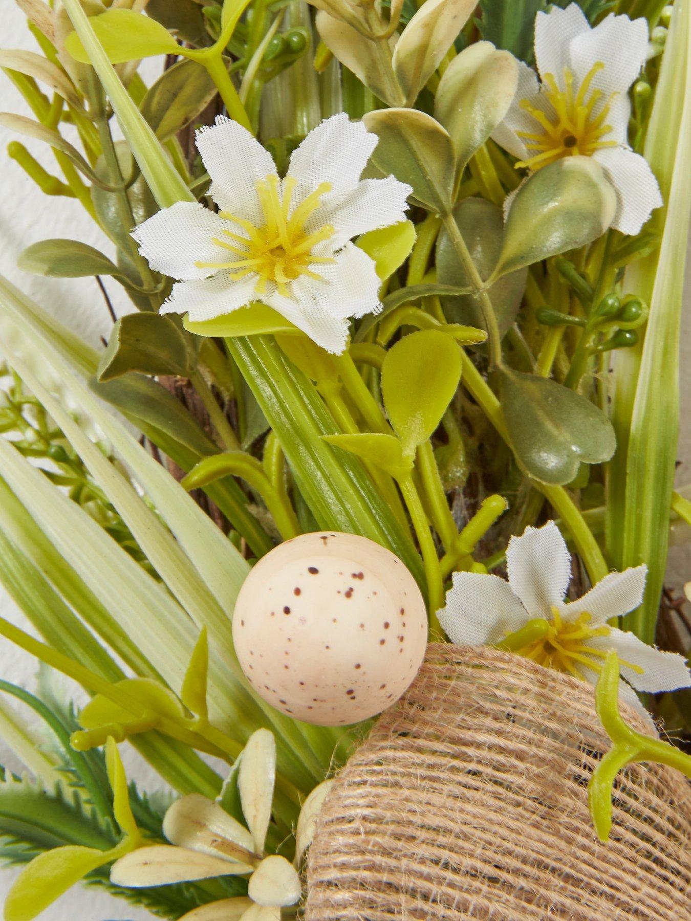 the-very-collection-bristle-rabbit-easter-wreathdetail