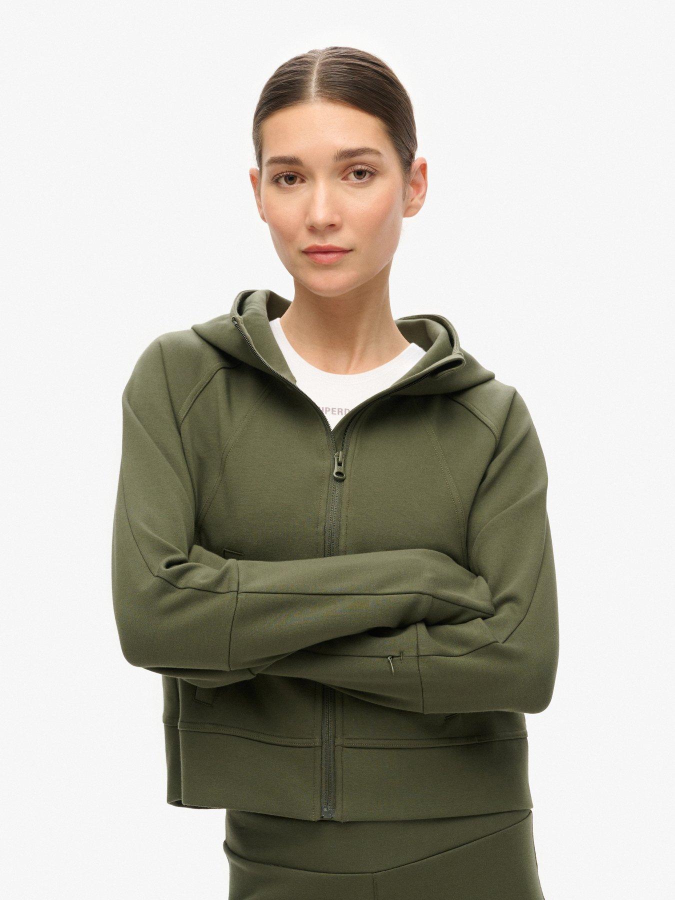 superdry-sport-tech-relaxed-zip-hoodie-khakioutfit