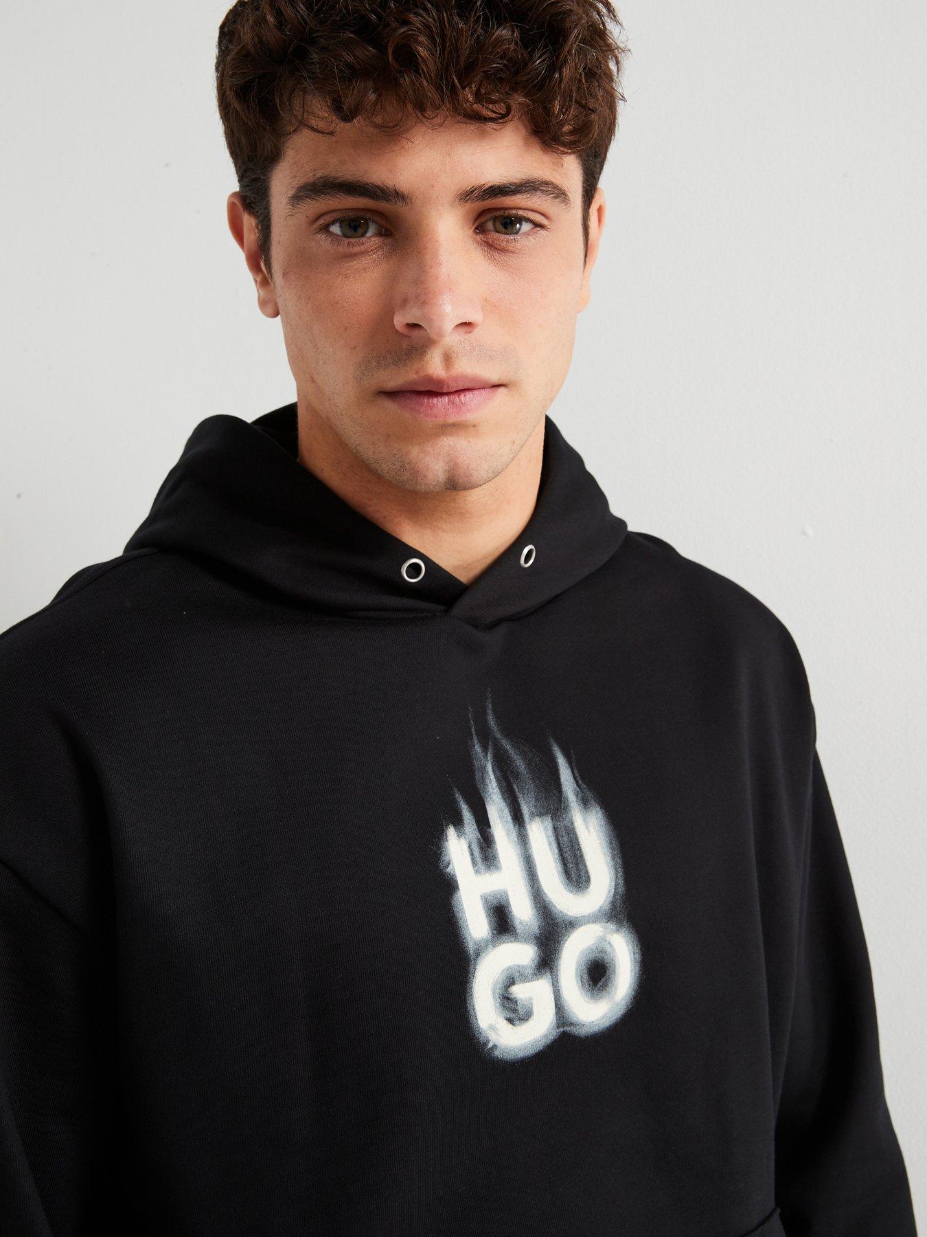 hugo-defnio-relaxed-fit-smoky-logo-overhead-hoodie-blackoutfit