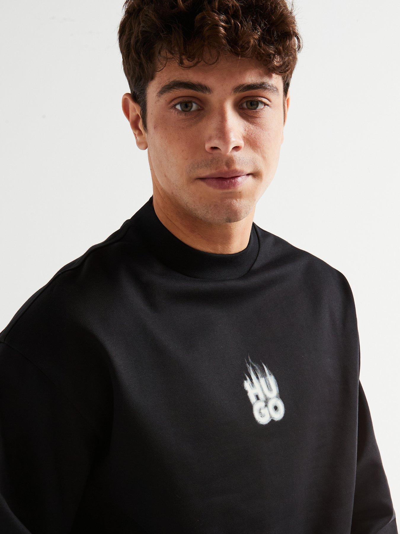 hugo-defnio-relaxed-fit-smoky-logo-crew-sweat-blackoutfit