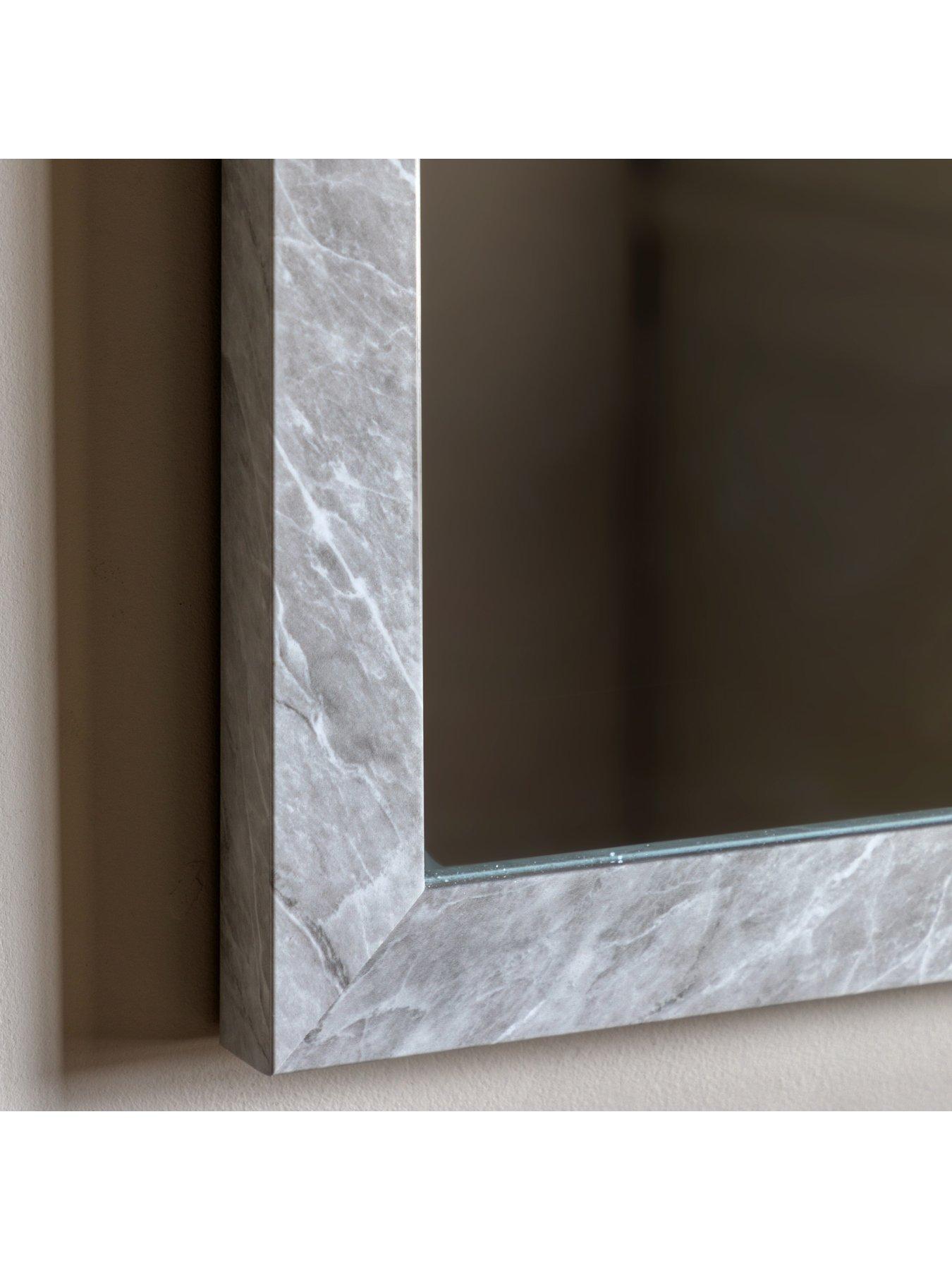 gallery-romano-mirror-marbled-white-570x770mmoutfit