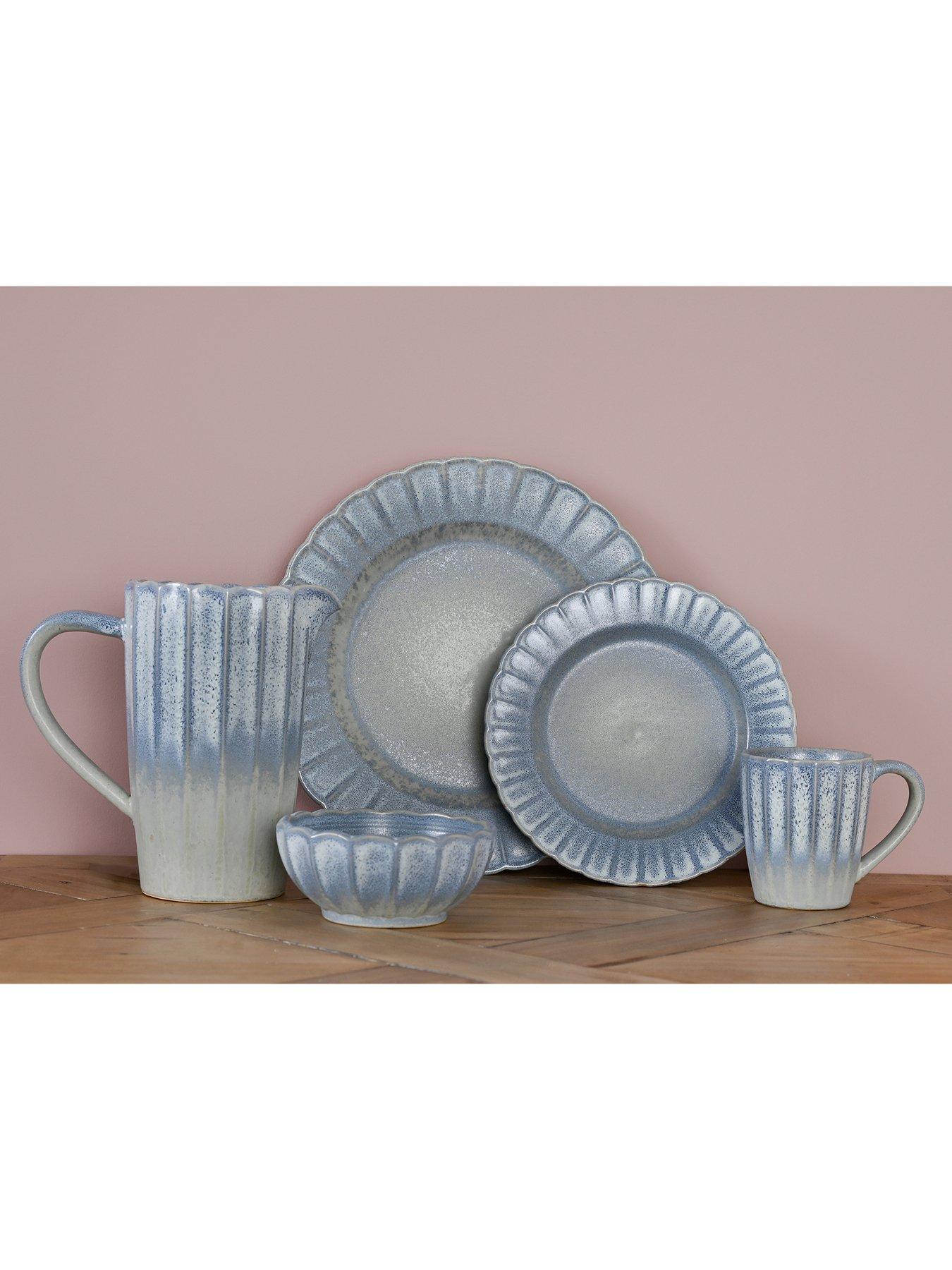 hestia-scalloped-set-of-2-mugs-bluedetail