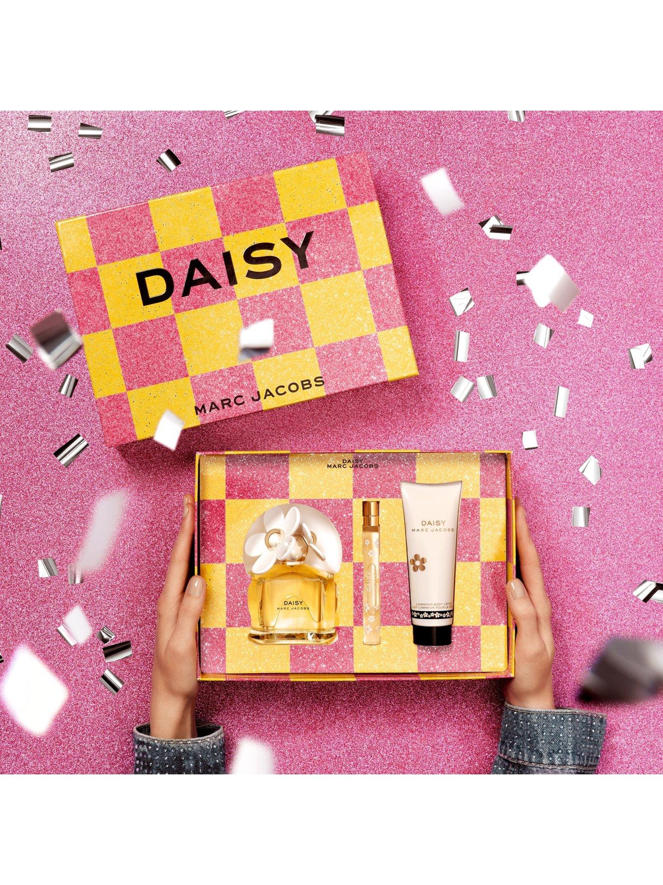 marc-jacobs-daisy-100mlnbspeau-de-toilette-giftsetstillFront