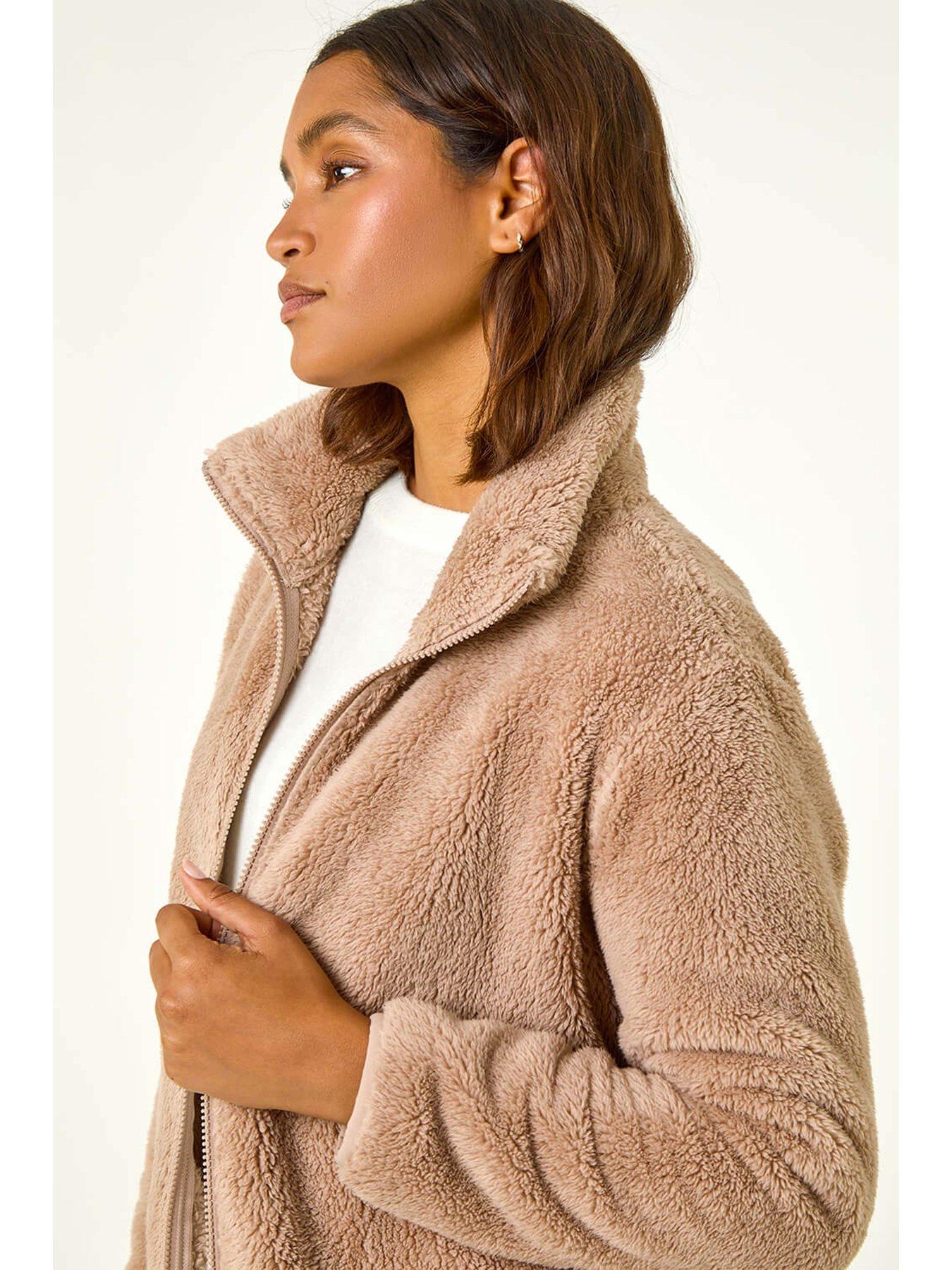 roman-soft-sherpa-fleece-jacket-taupeoutfit