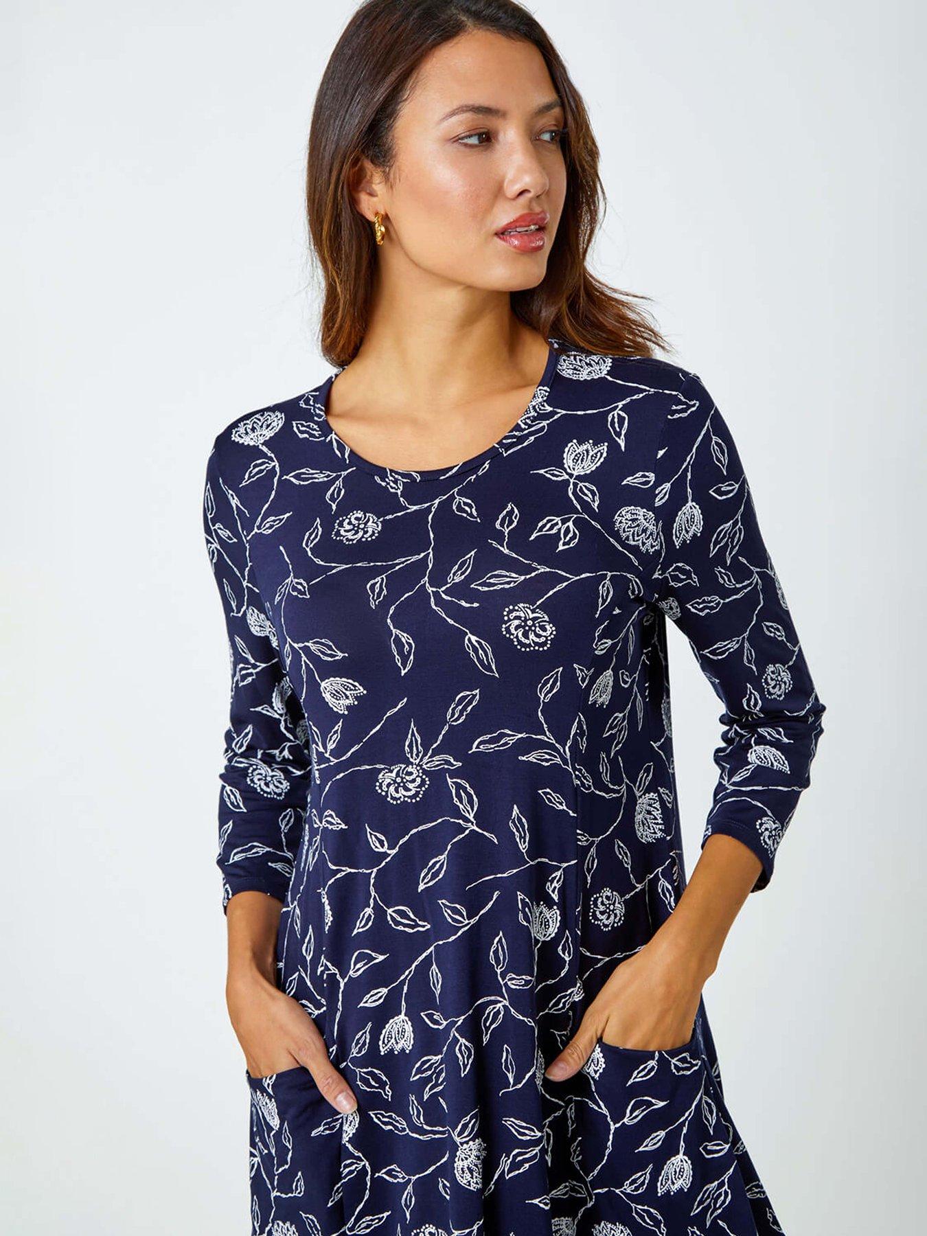 roman-floral-print-pocket-swing-stretch-top-navyoutfit