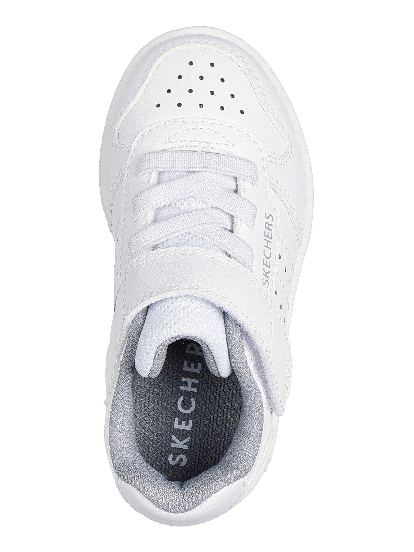 skechers-low-top-gore-amp-strap-sneaker-w-qtr-perfs-whiteoutfit
