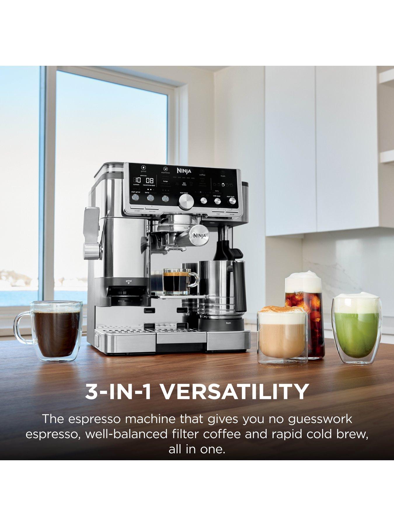 ninja-luxe-cafeacute-pro-series-es701ukoutfit