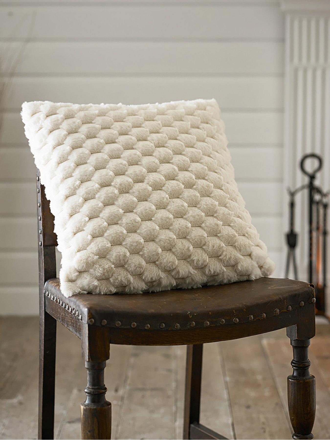 deyongs-northcombe-faux-fur-cushion