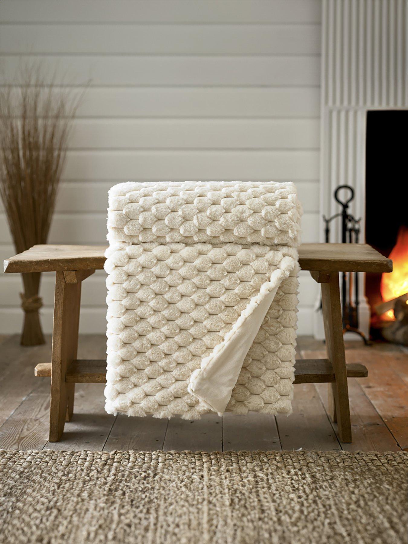 deyongs-northcombe-faux-fur-throw