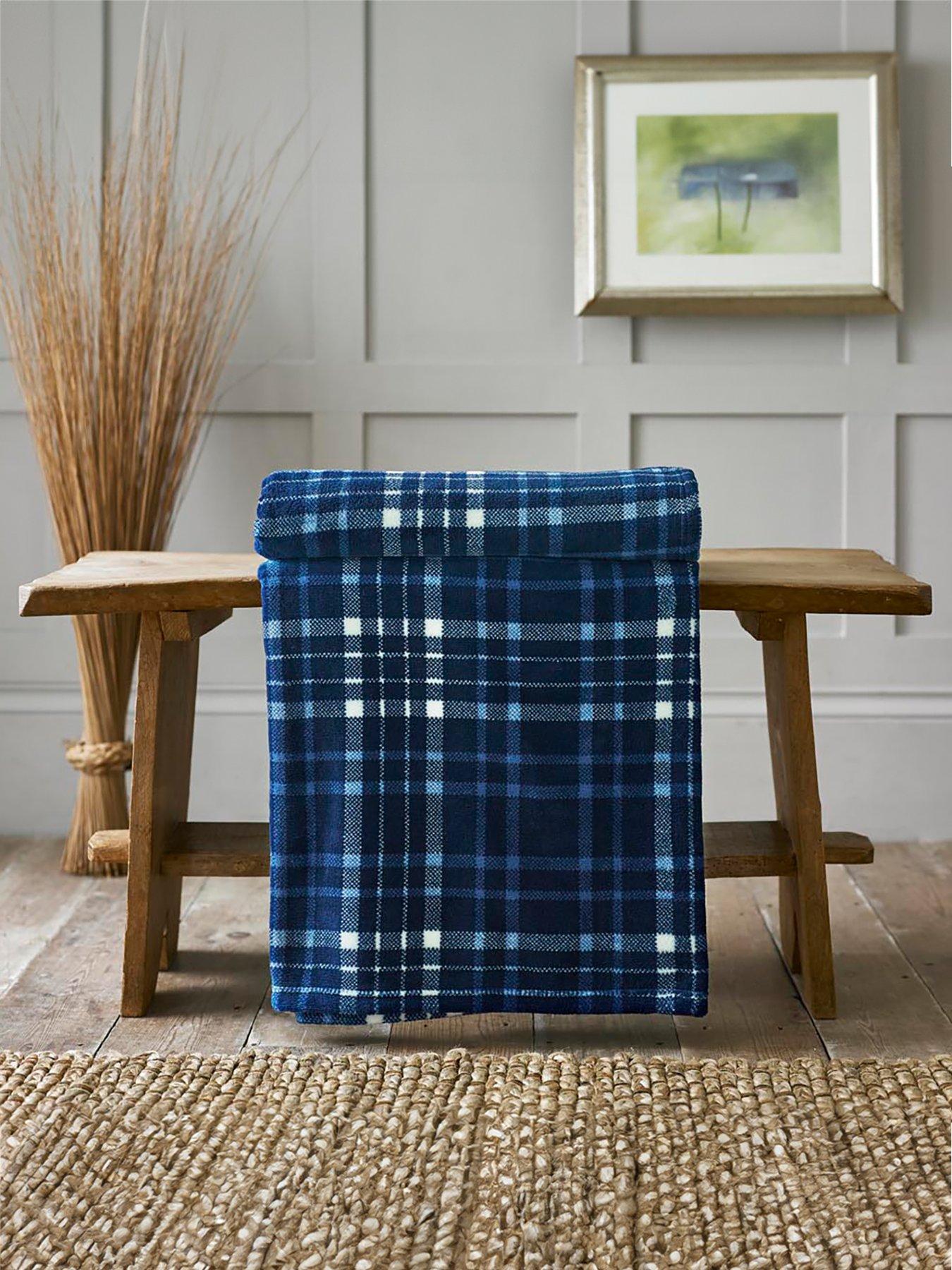 deyongs-snuggle-touch-tartan-throw