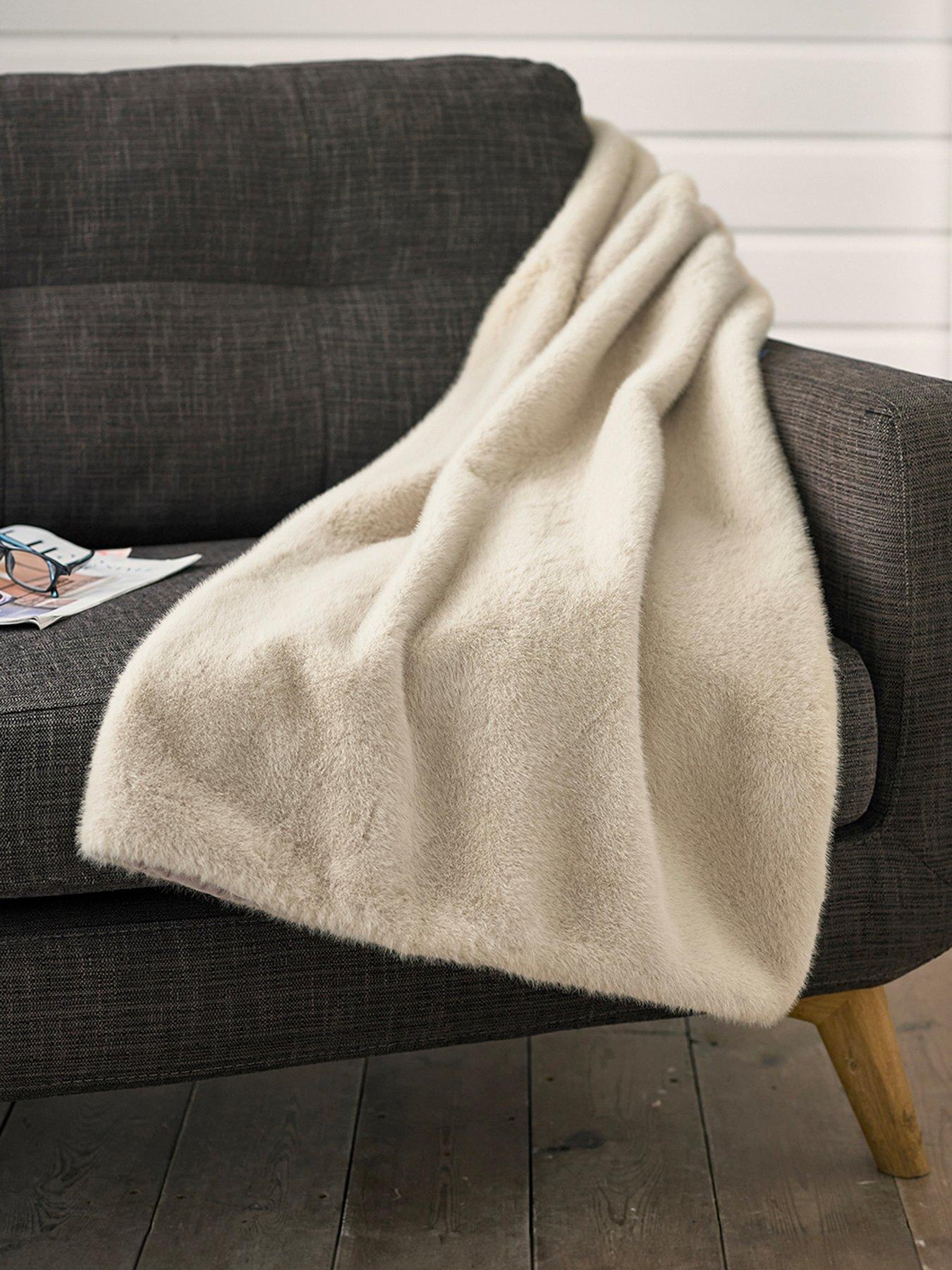 deyongs-ashford-faux-fur-throw