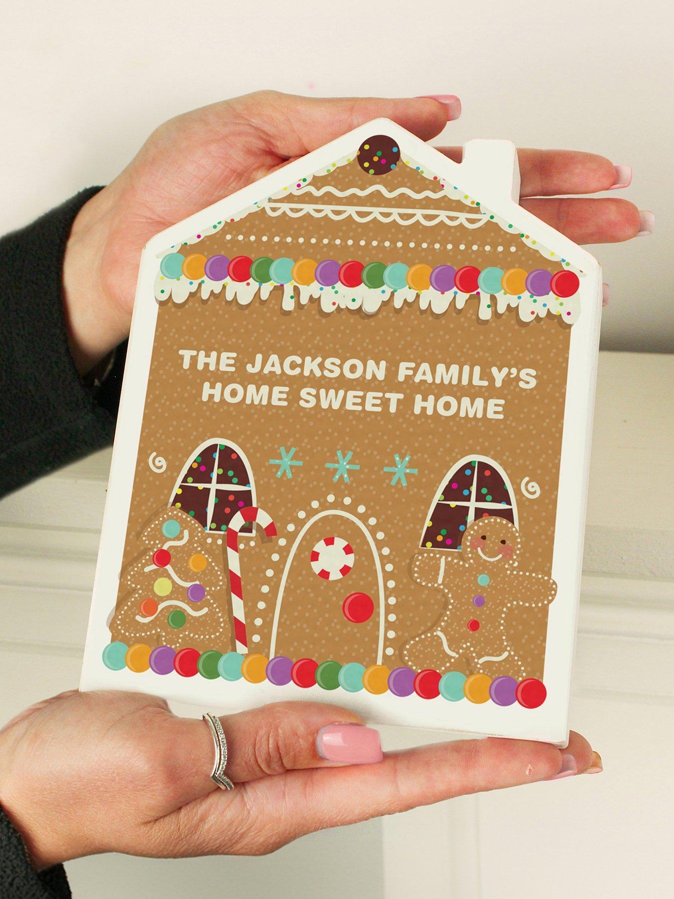 the-personalised-memento-company-personalised-gingerbread-house-christmas-wooden-ornamentstillFront