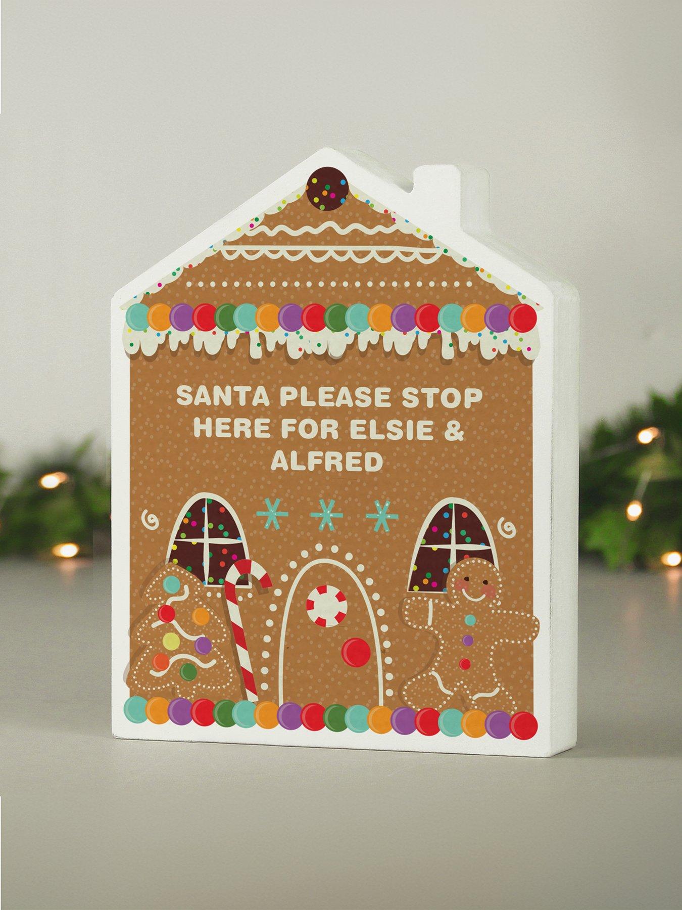 the-personalised-memento-company-personalised-gingerbread-house-christmas-wooden-ornamentoutfit