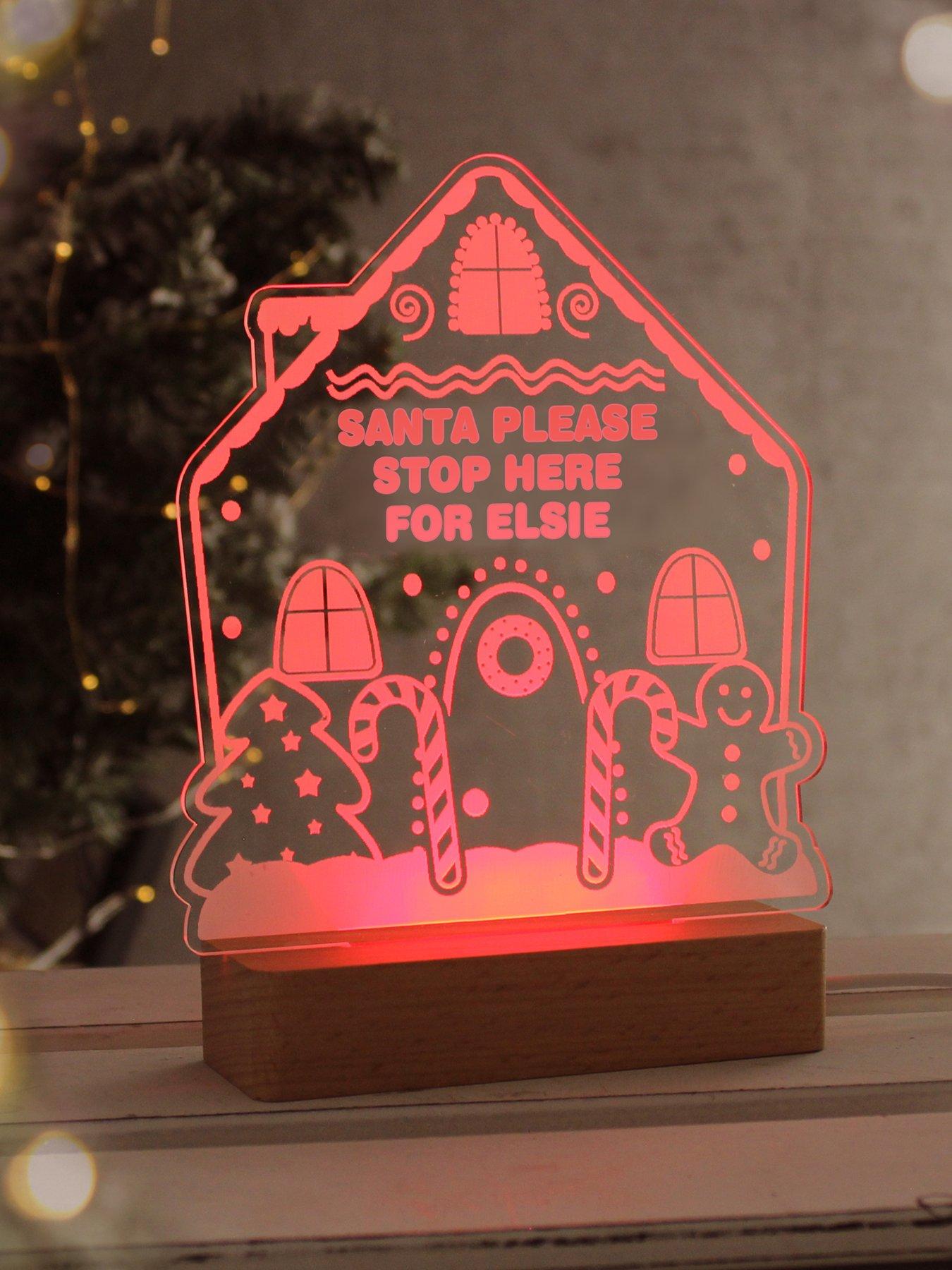 the-personalised-memento-company-personalised-gingerbread-house-christmas-wooden-based-led-lightoutfit