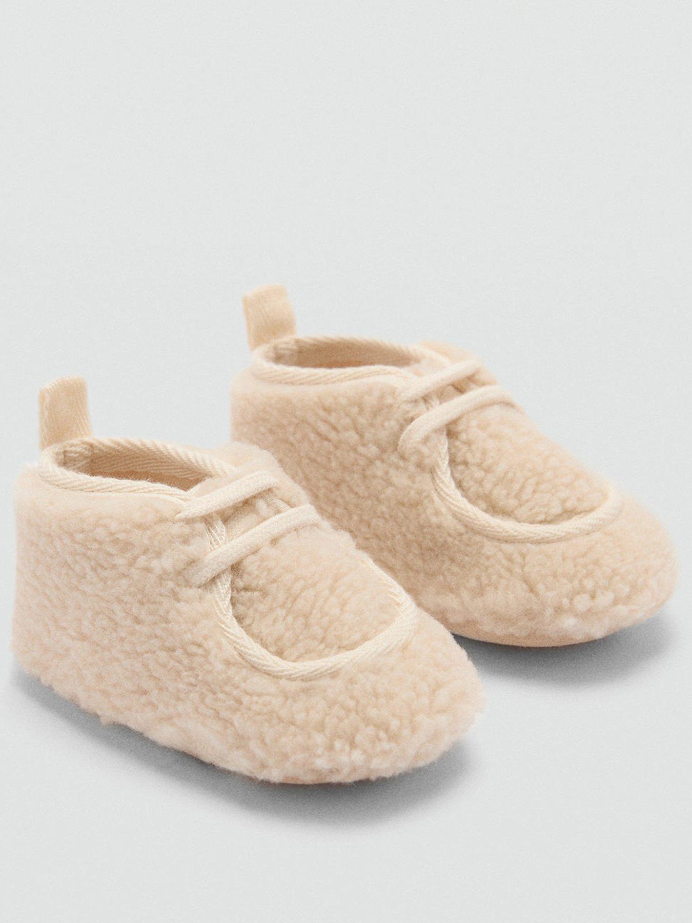 mango-baby-unisex-fleece-booties-beigestillFront