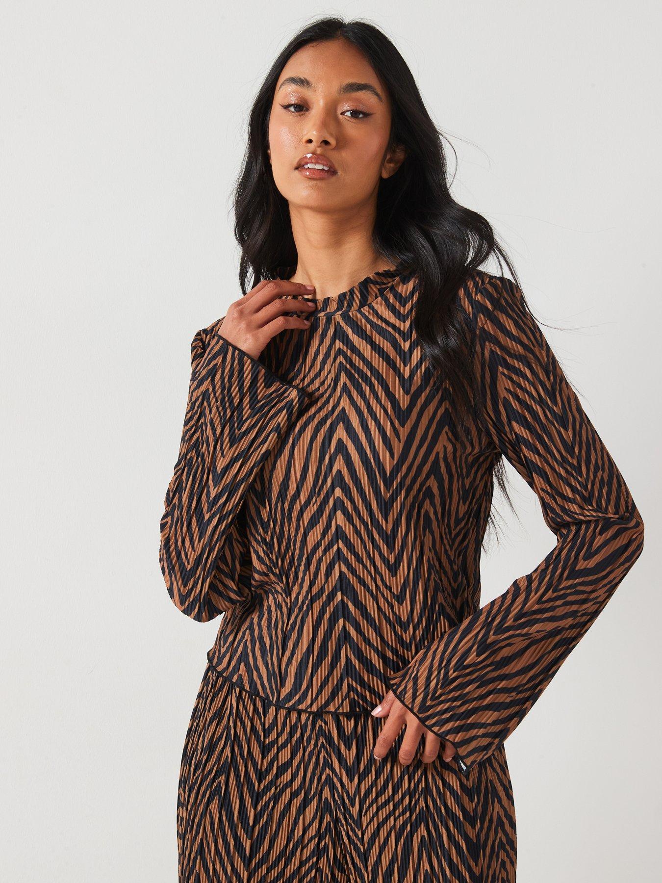 Image 1 of 4 of Vero Moda Printed Plisse Top - Multi