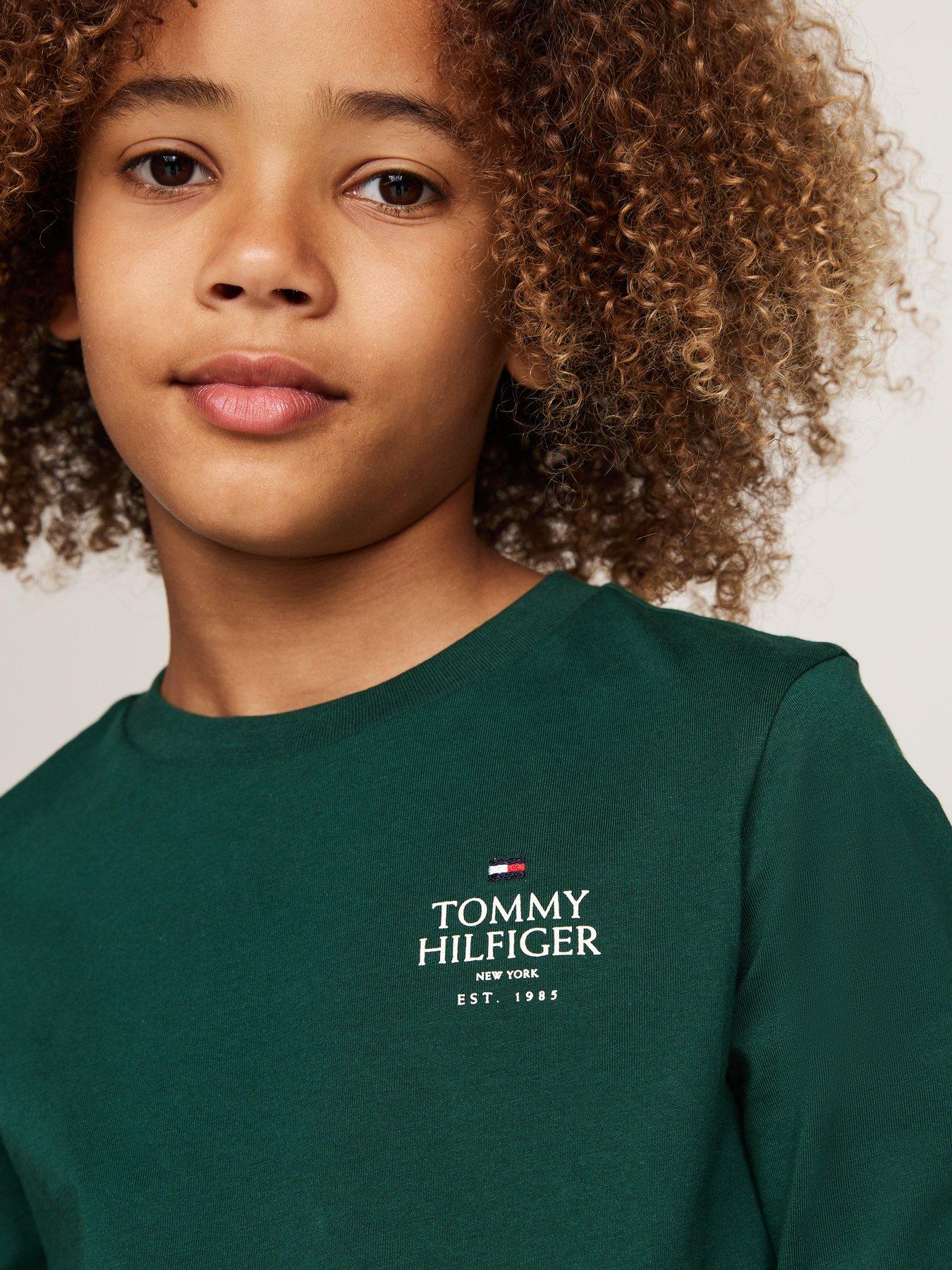 tommy-hilfiger-boys-th-logo-puff-print-long-sleeve-t-shirt-greenoutfit